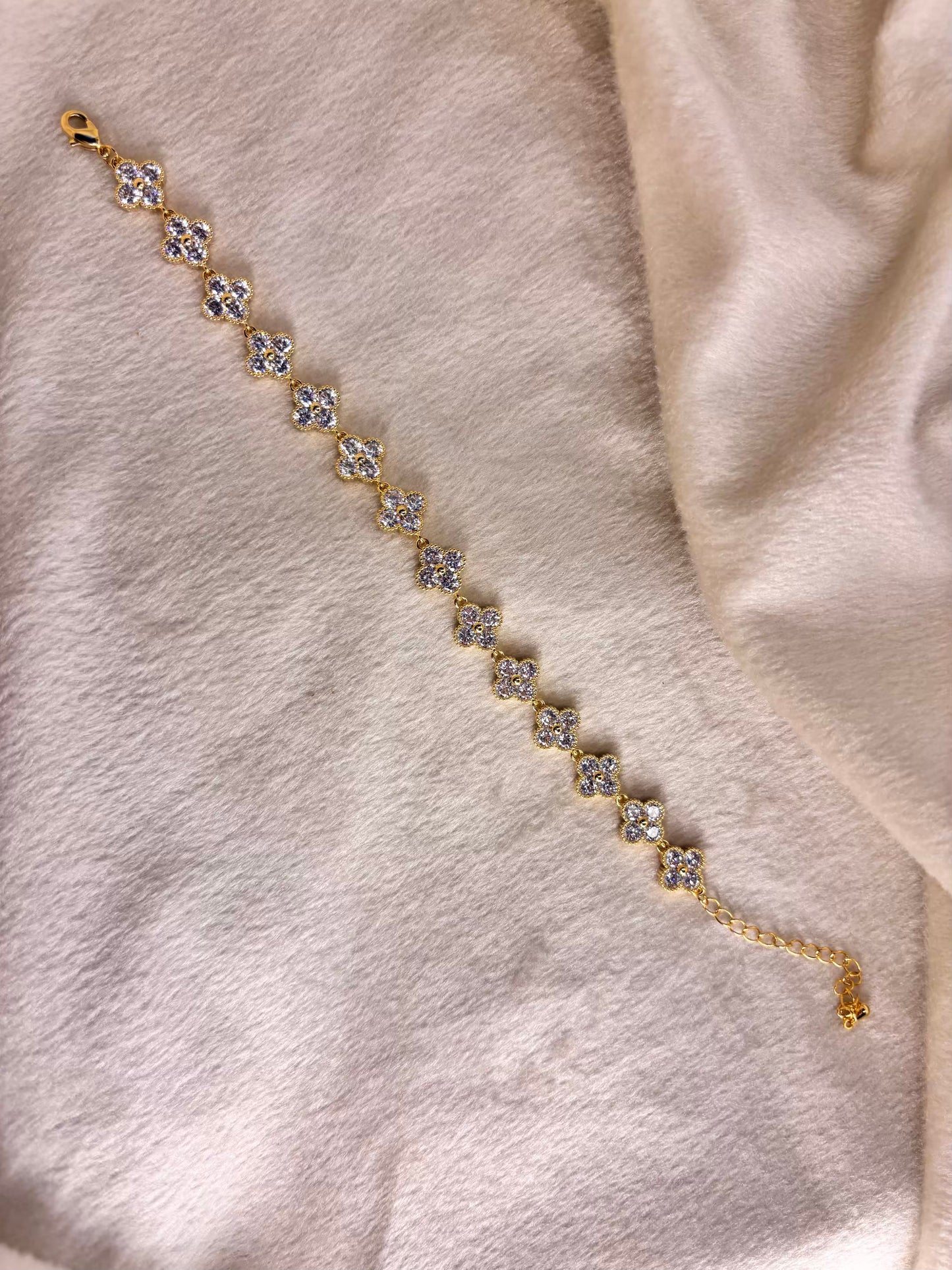 Clover Thick Sparkle Premium Gold Plated Tennis Bracelet