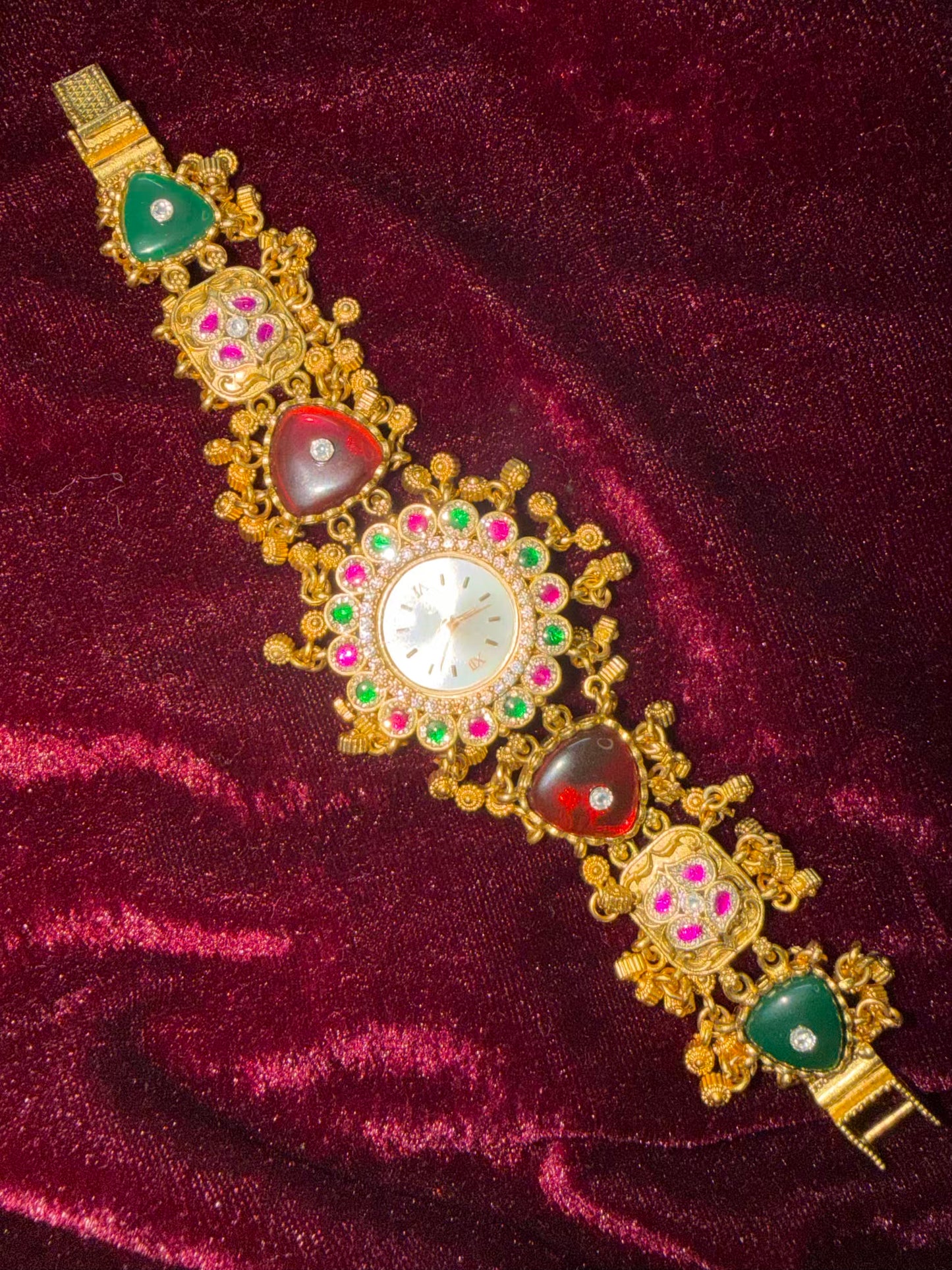 Marroon Green Premium Gold Rajwadi Gold Plated Heritage Maharani Watch