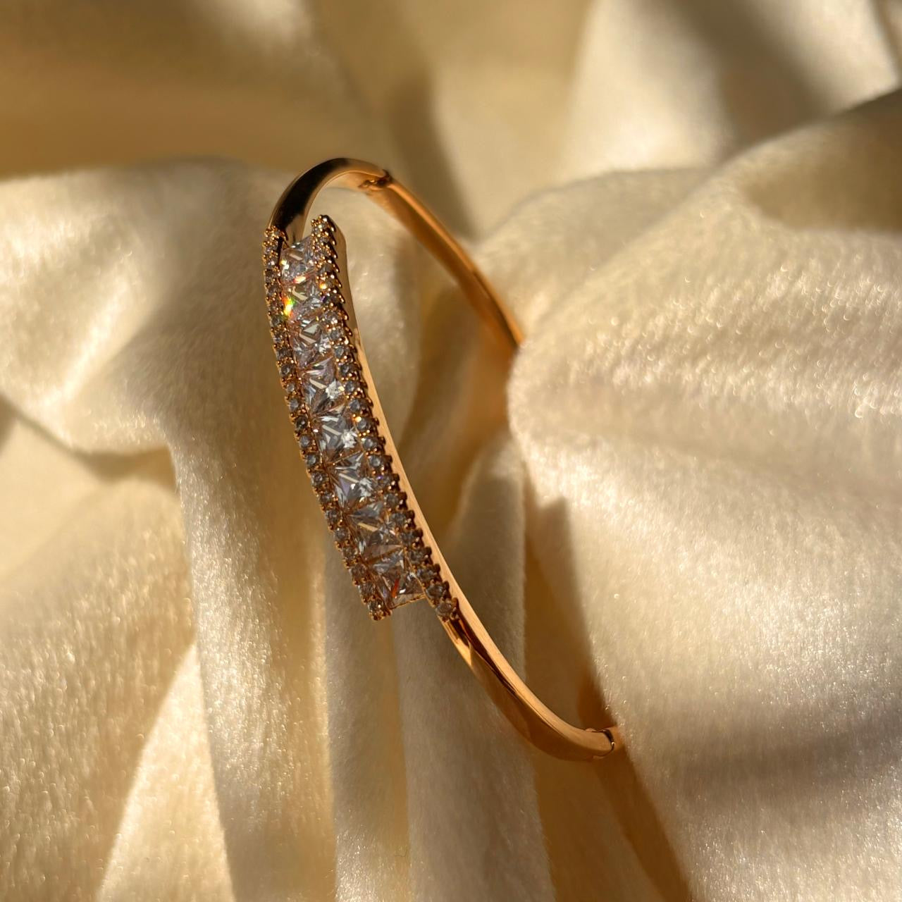 Premium Solitaire Diamonds Kada Bracelet 18k Gold Plated Bangle