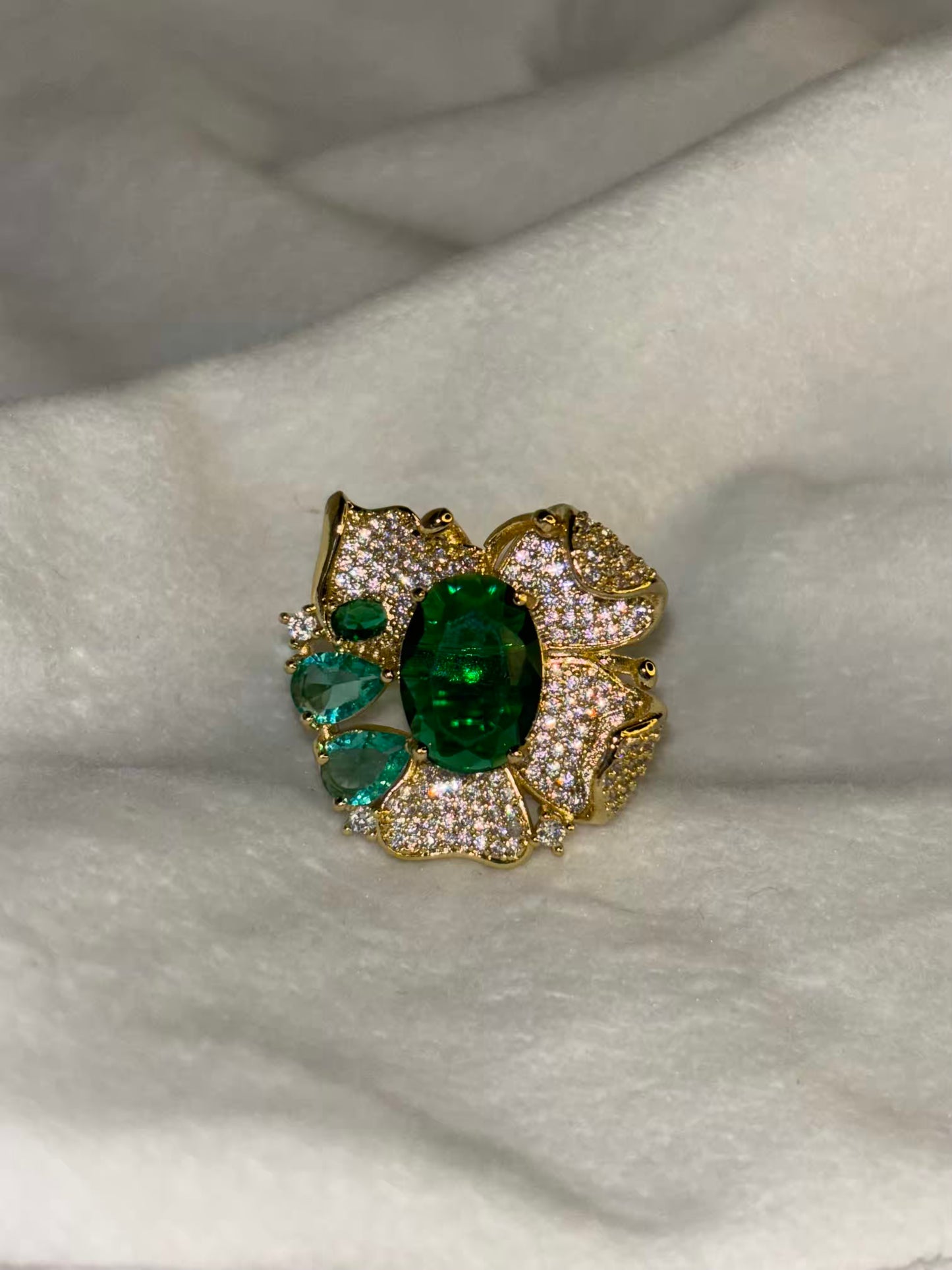 Emerald Green Butterfly Solitaire Gold Ring