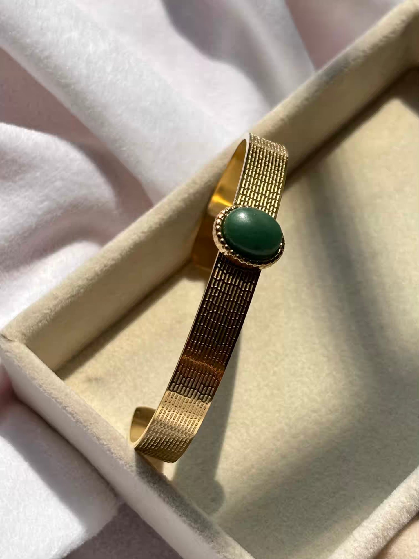 Emerald Green Premium Bow Kada Bracelet Bangle - Gold