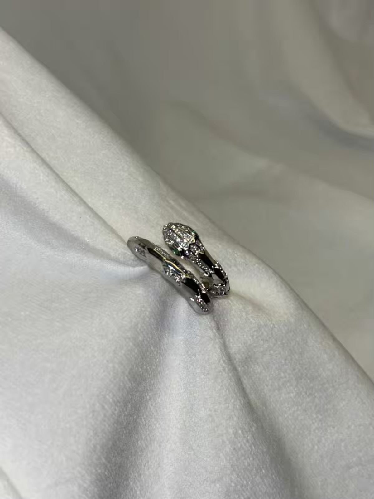 Premium Full Silver Skin Snake Adjustable Ring ( Silver )