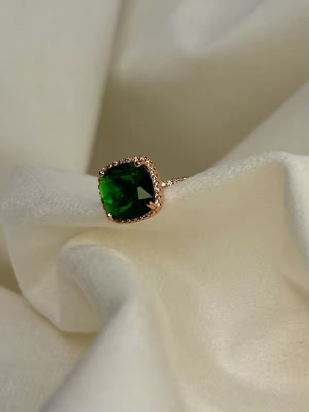 Green Emerald Cushion Ring( Rose Gold ) in Size 8 US