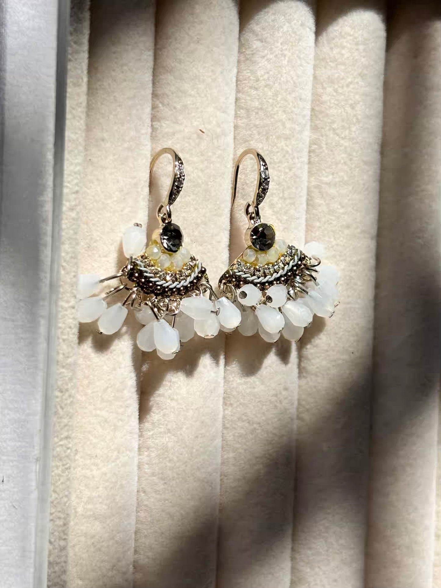 Sequins Earrings White - Gold Plated