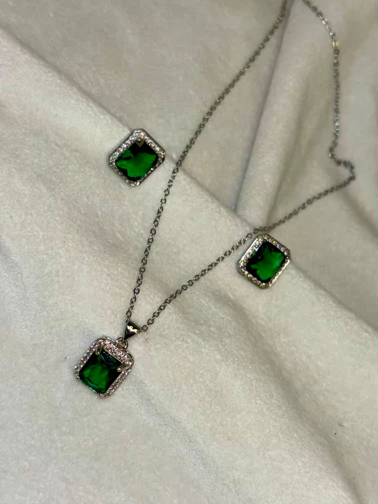 Emerald Green Diamond Necklace Ear Studs Set - Silver Plated