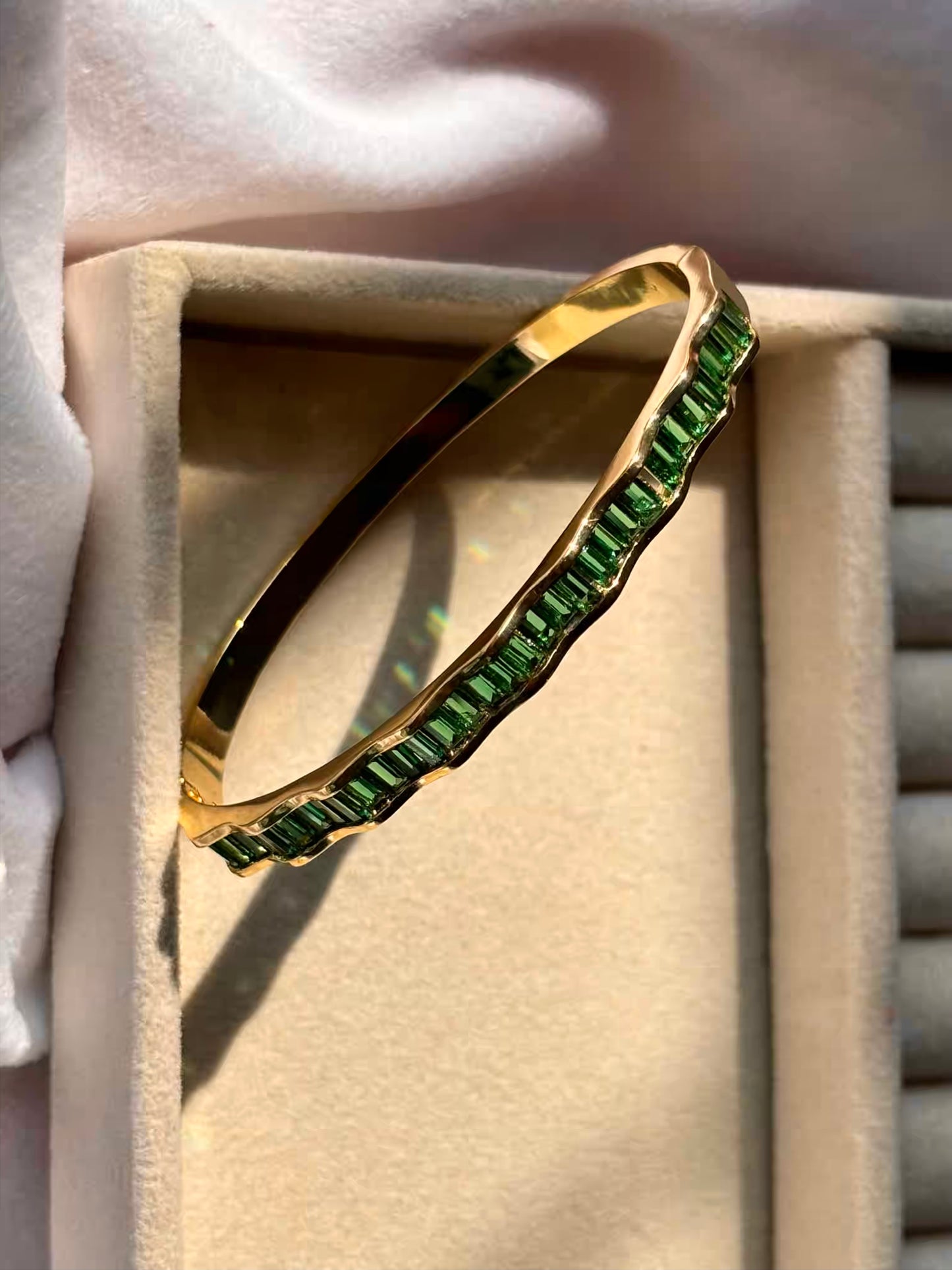 Emerald Green Premium Kada Bracelet Bangle - Gold