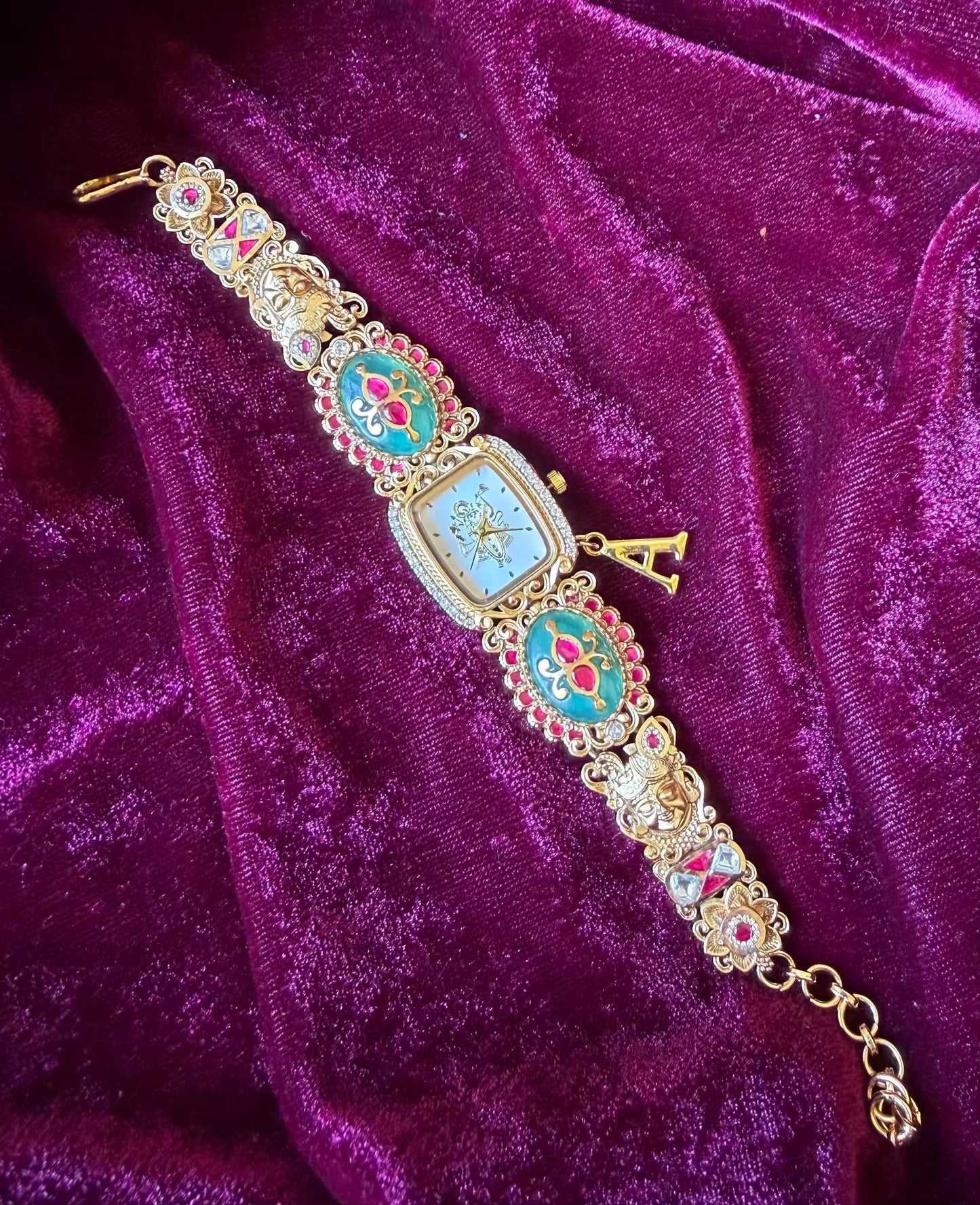 Shree Krishna Shreenathji White Dial Maharani Watch Design Heritage Bracelet