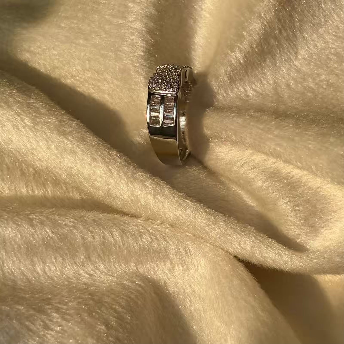 Bow Royal Solitaire Adjustable Ring