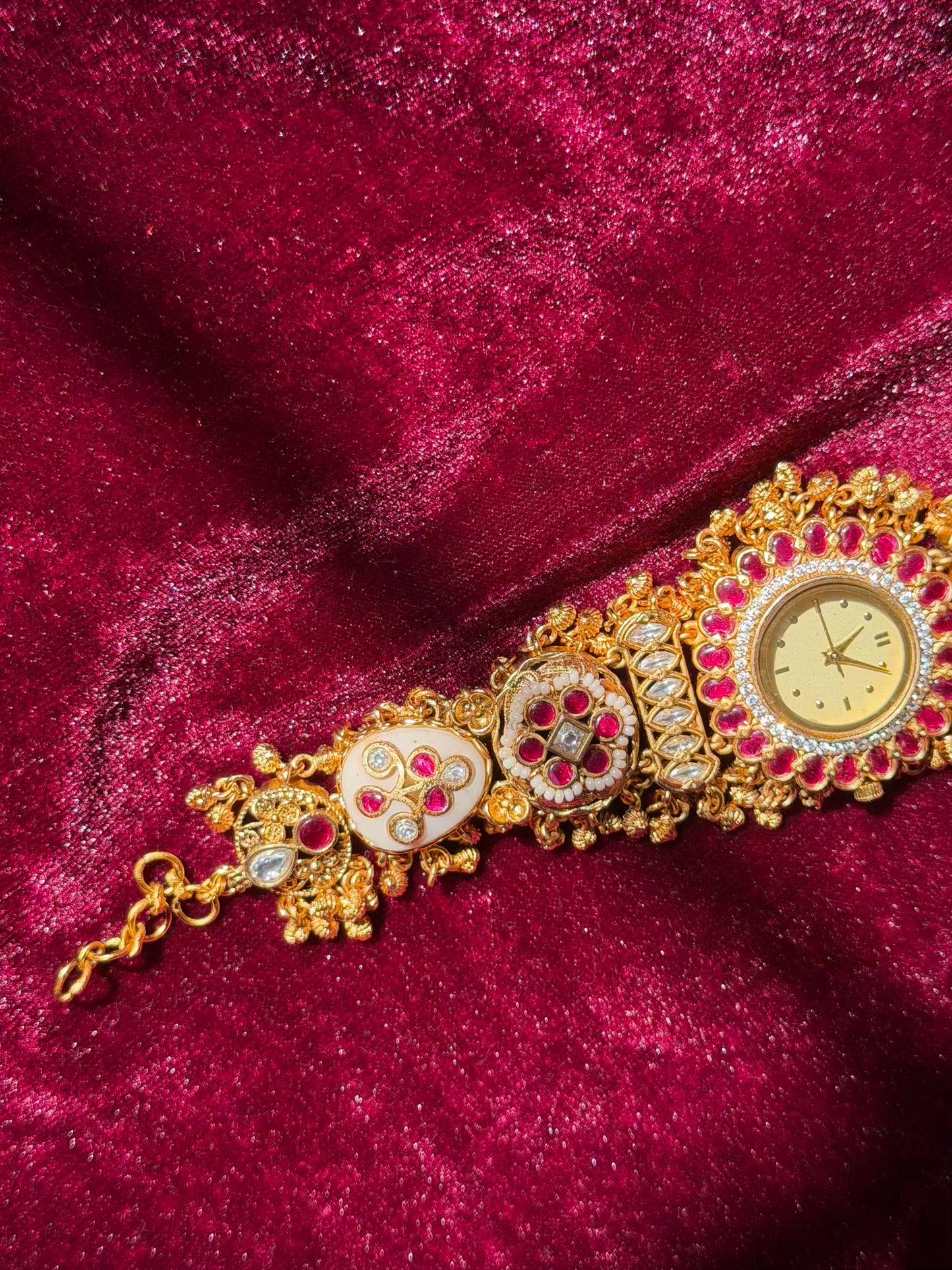 Mahalaxmi Inspired Rudra Motif Creamy Kundan Gold Plated Heritage Maharani Watch ( Partial COD 200₹ )