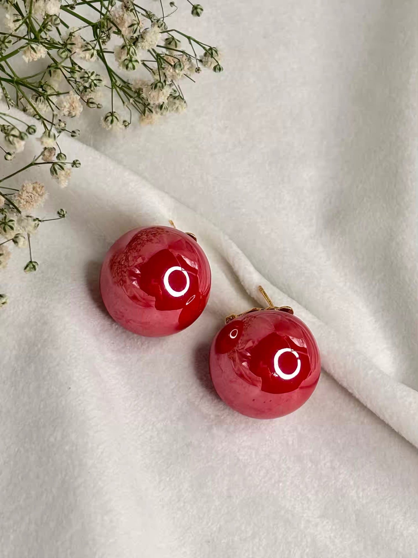 Cherry Red Medium 2.2cm Pearl Clip ons Studs Earrings - Gold Plated