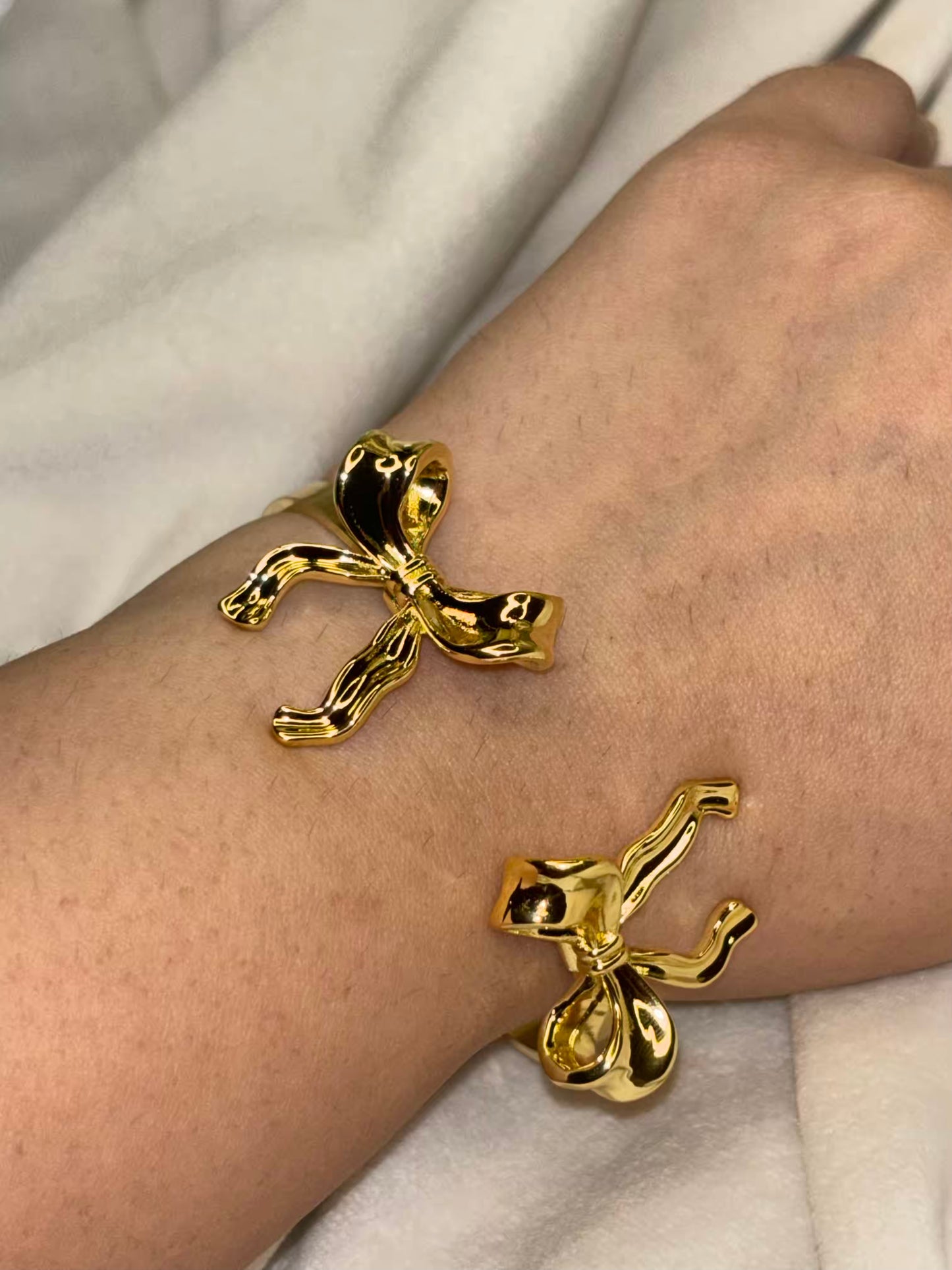 18k Gold Doublet Bow Open Kada Cuff