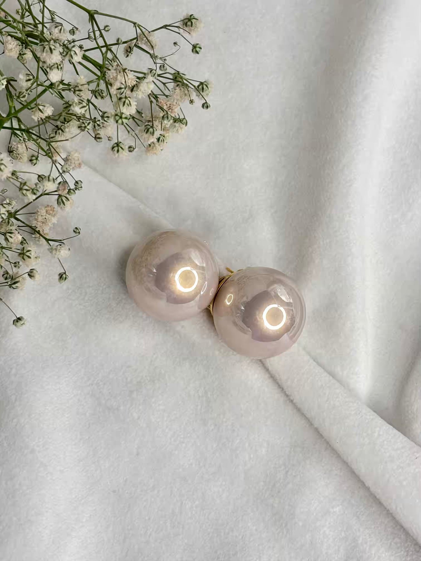 Rosy 2.2cm Pearl Clip ons Studs Earrings - Gold Plated