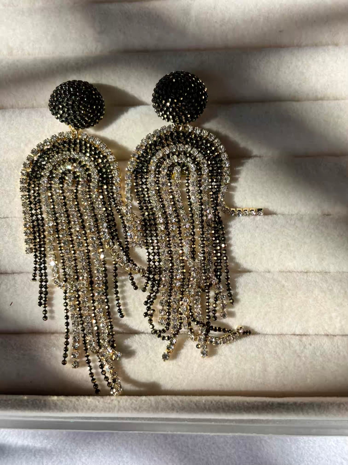Loaded Diamonds Earrings Black - Gold Plated