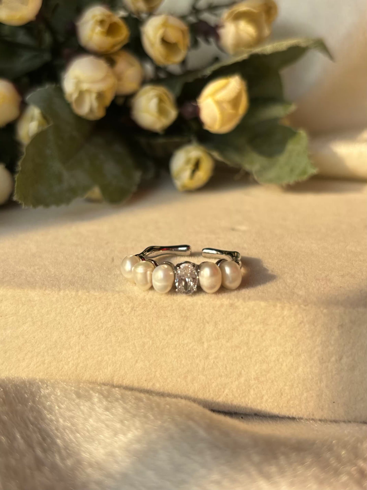 Mother Pearls Stylish Ring ( Silver )