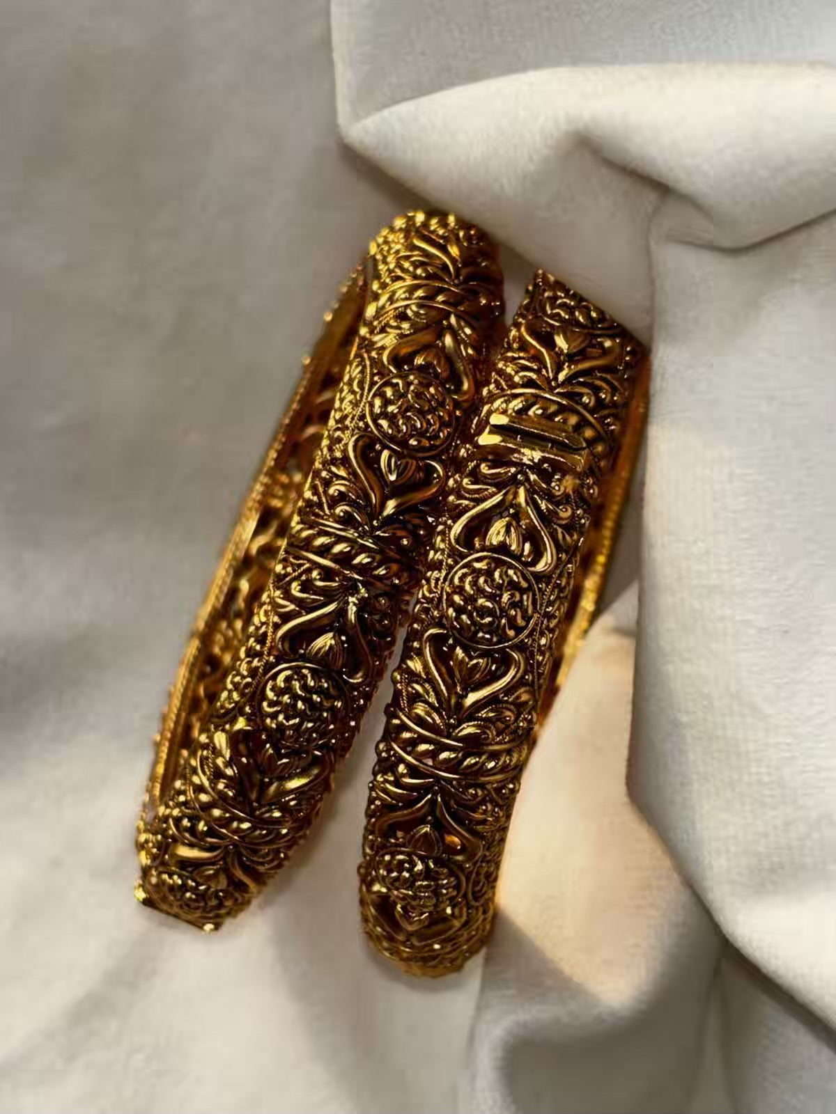 Royal Carved Designer Rajwadi Style Traditional Bangle Gold (2.6) ( Set of 2) With Screw