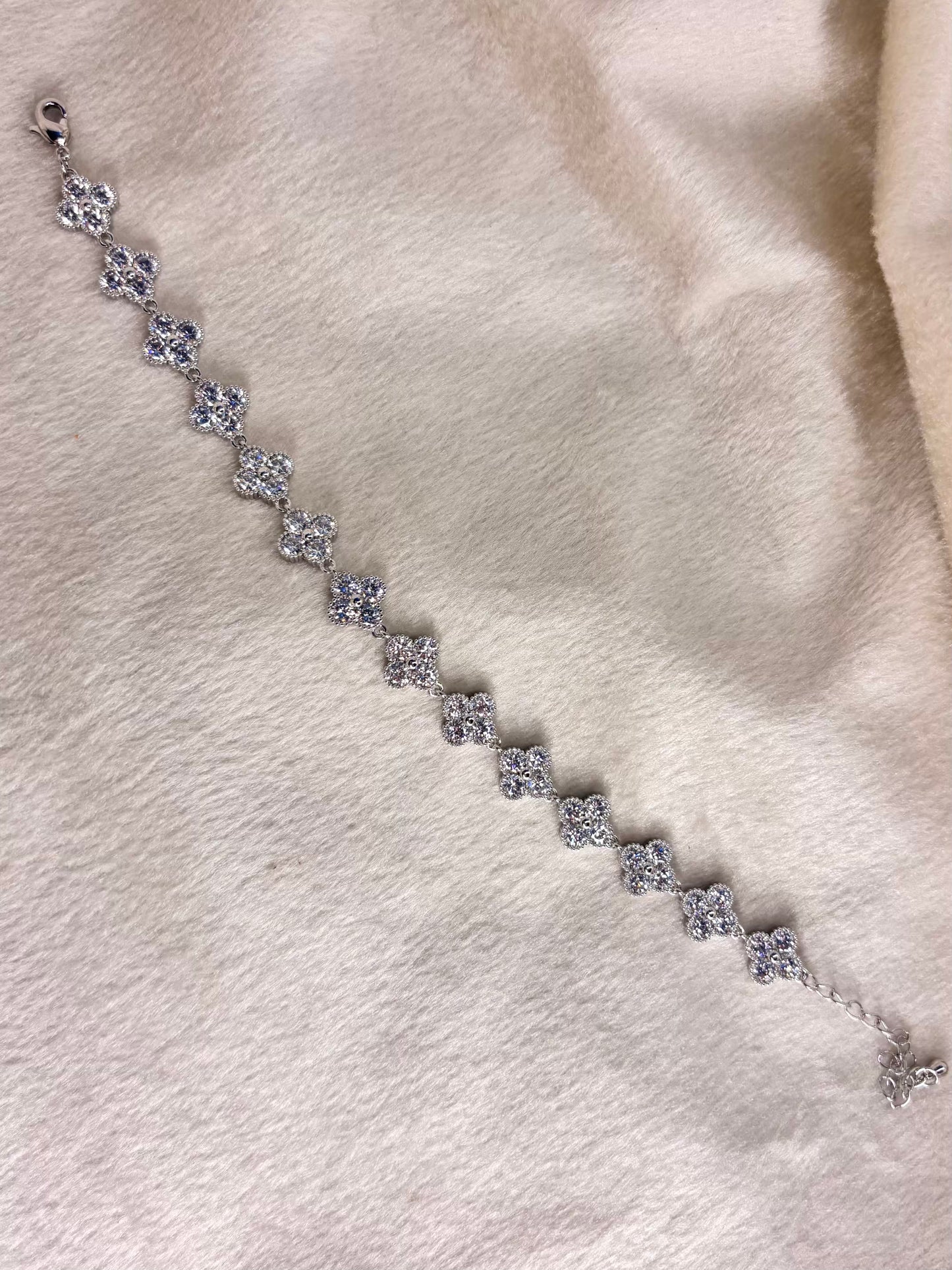 Clover Thick Sparkle Premium Silver Plated Tennis Bracelet