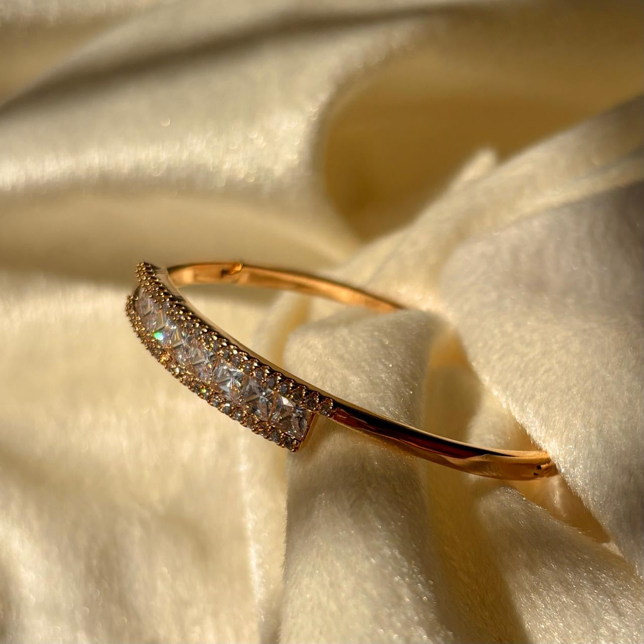 Premium Solitaire Diamonds Kada Bracelet 18k Gold Plated Bangle