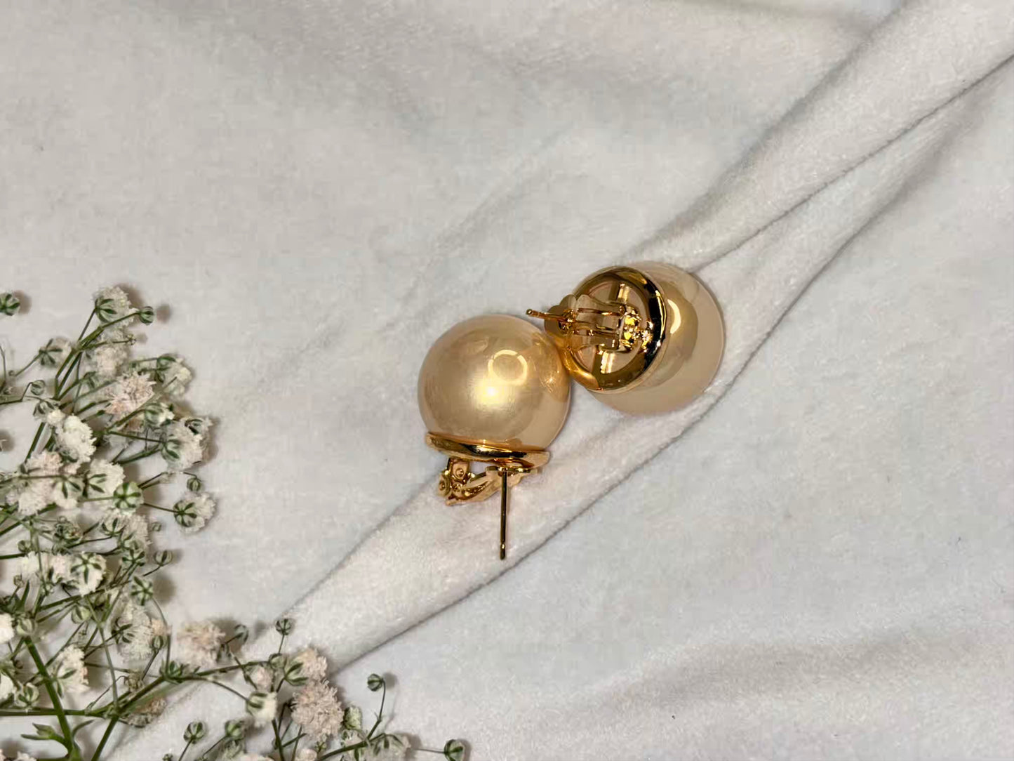 Yellow 18K Gold Pearl Clip ons Studs Earrings