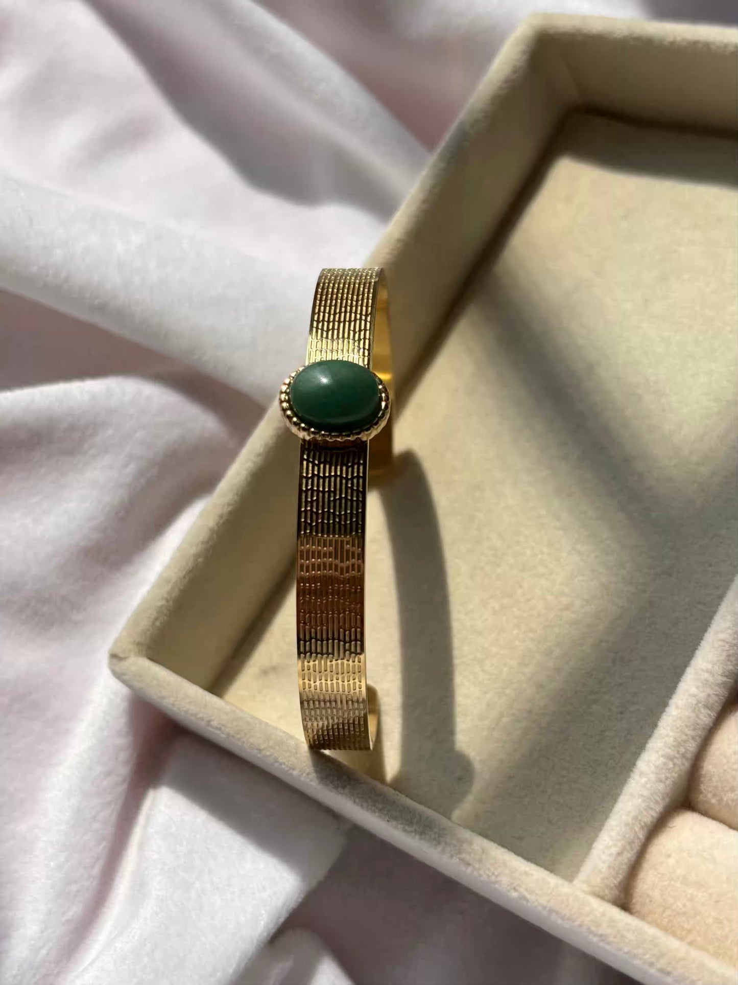 Emerald Green Premium Bow Kada Bracelet Bangle - Gold