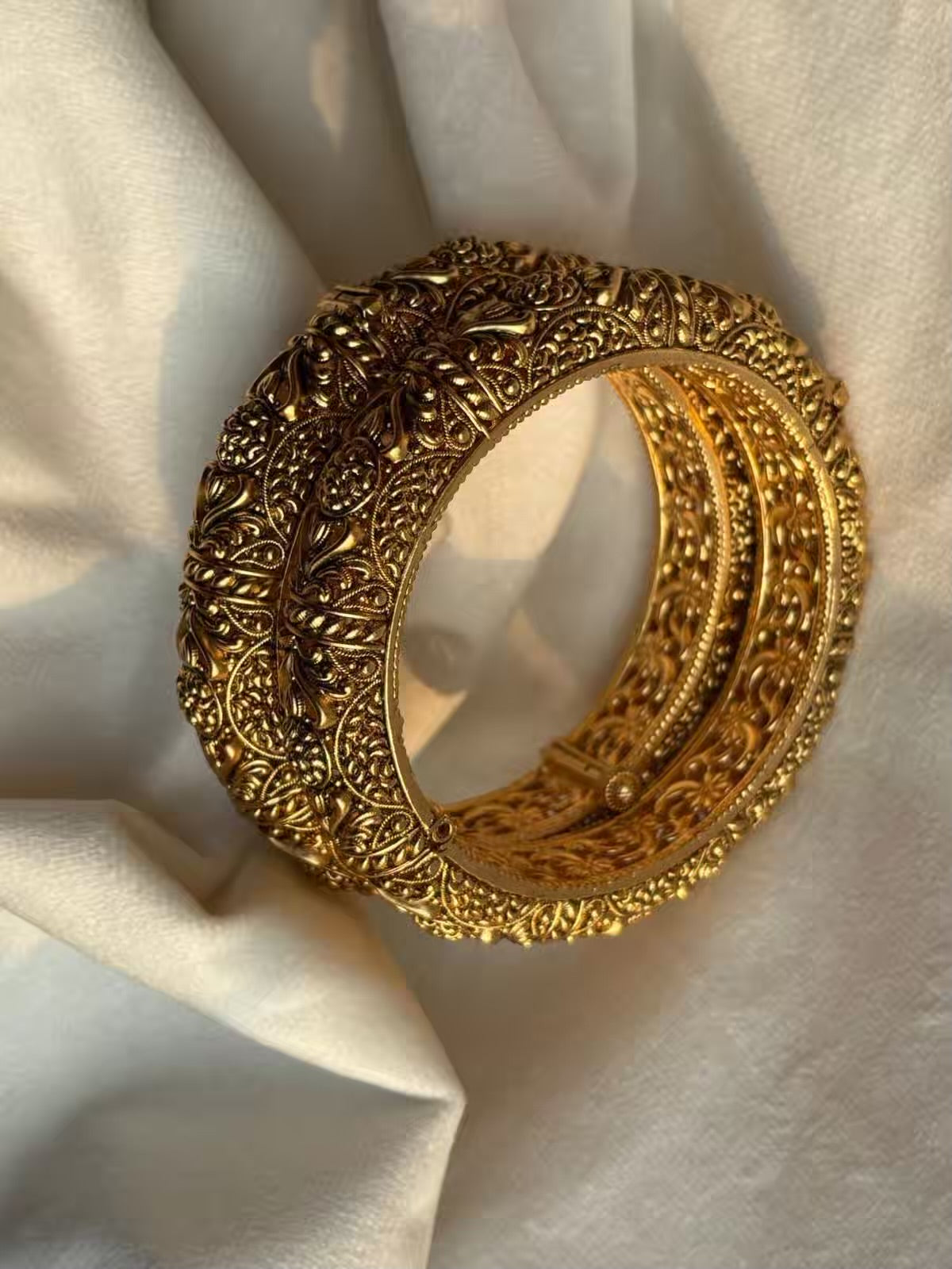 Royal Carved Designer Rajwadi Style Traditional Bangle Gold (2.6) ( Set of 2) With Screw