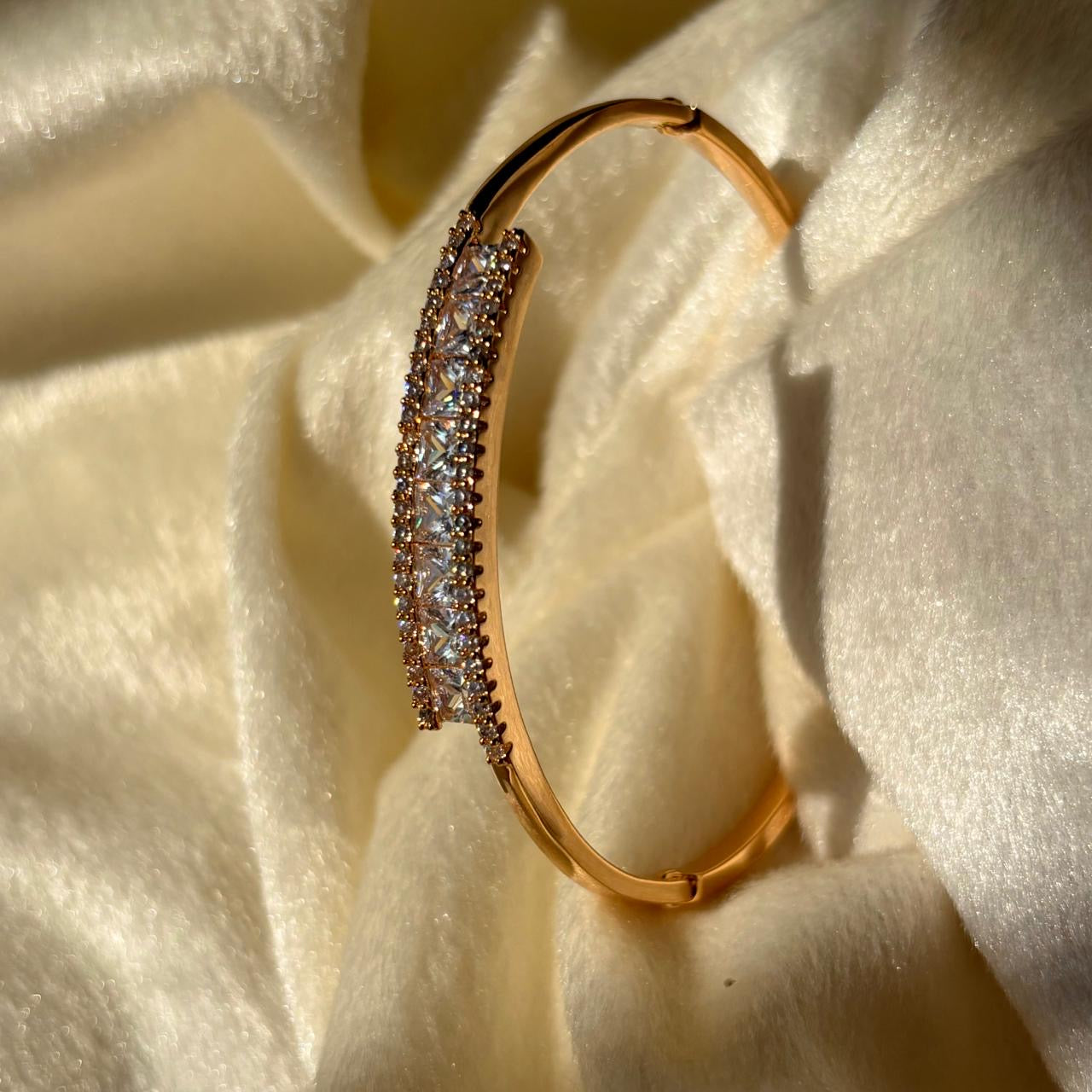 Premium Solitaire Diamonds Kada Bracelet 18k Gold Plated Bangle