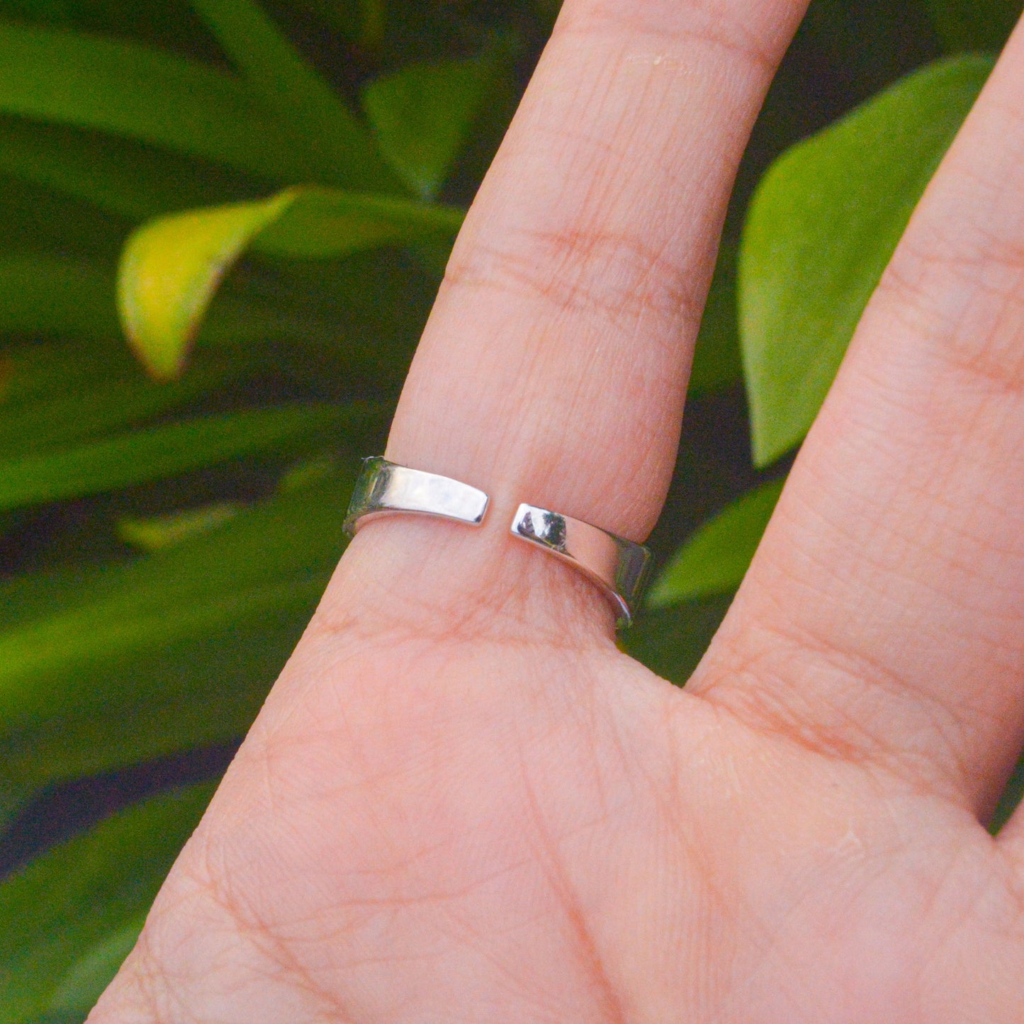 Single Stone Wavy Dual Band Ring - Silver ( Adjustable )