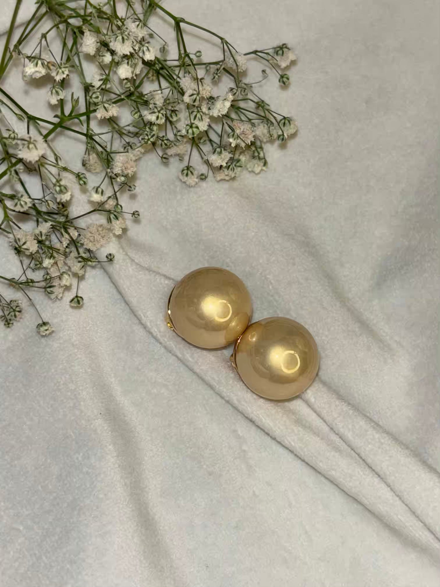 Yellow 18K Gold Pearl Clip ons Studs Earrings