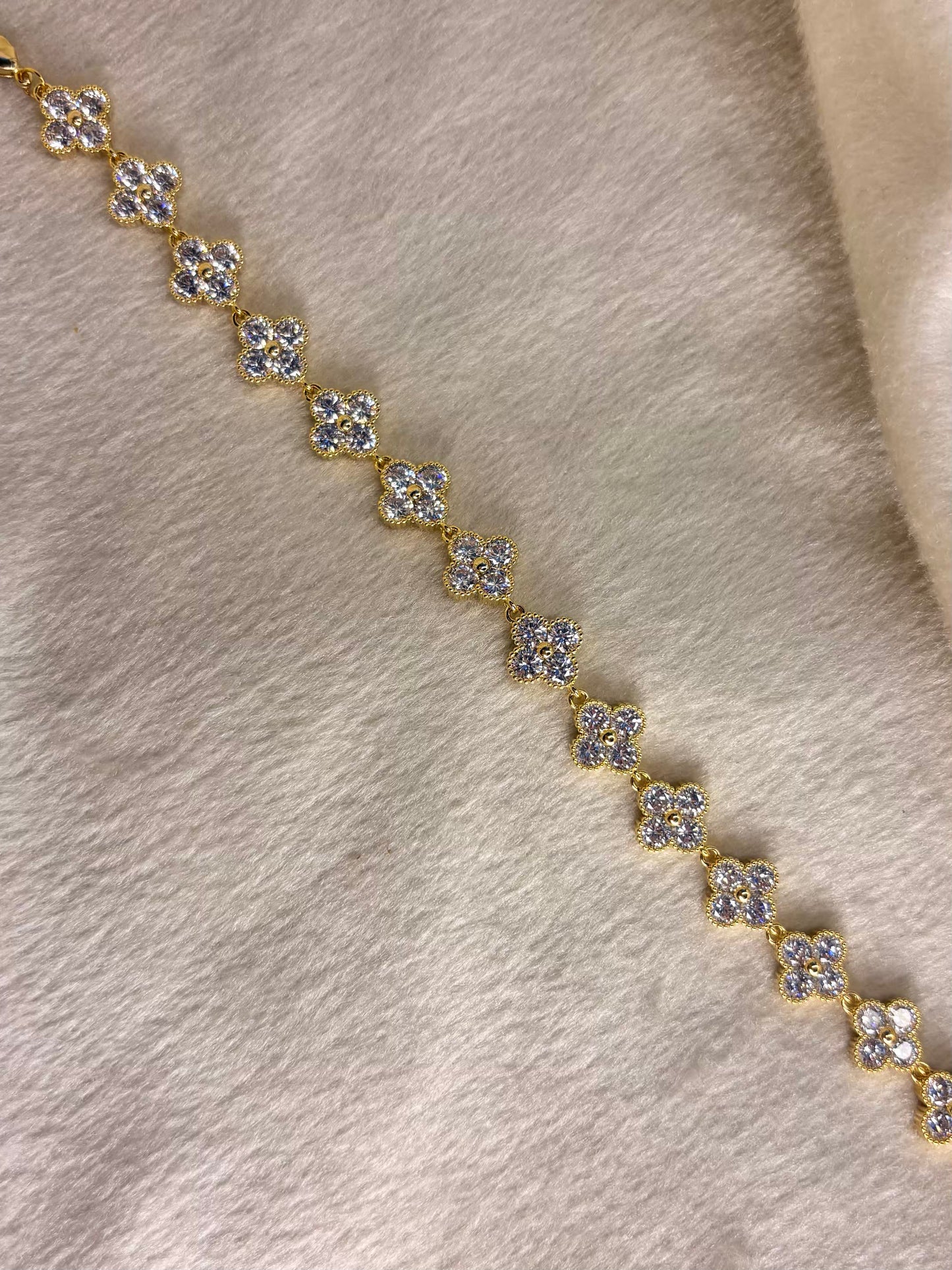 Clover Thick Sparkle Premium Gold Plated Tennis Bracelet