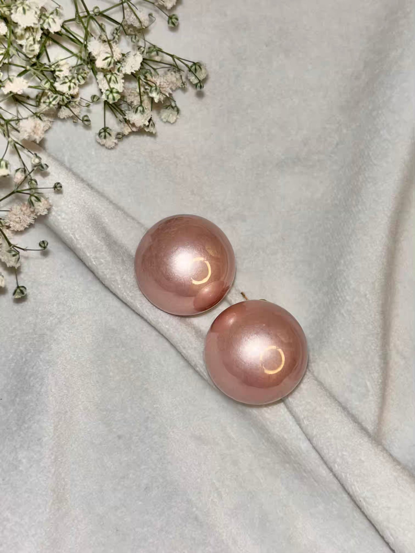 Metallic Pink Medium 2.2cm Pearl 18K Gold Clip ons Studs Earrings