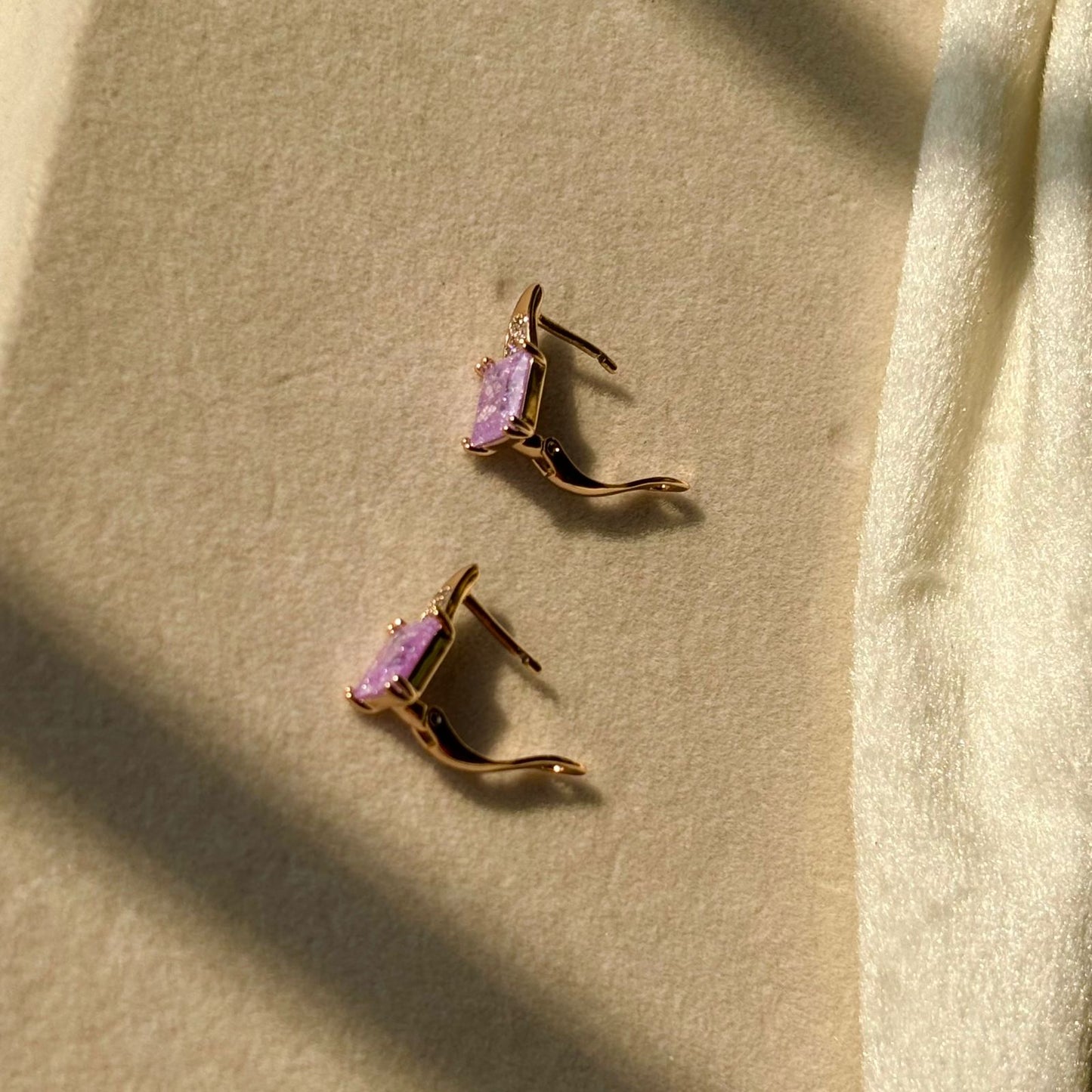 Lilac Purple Solitaire Bali Earrings - Gold Plated