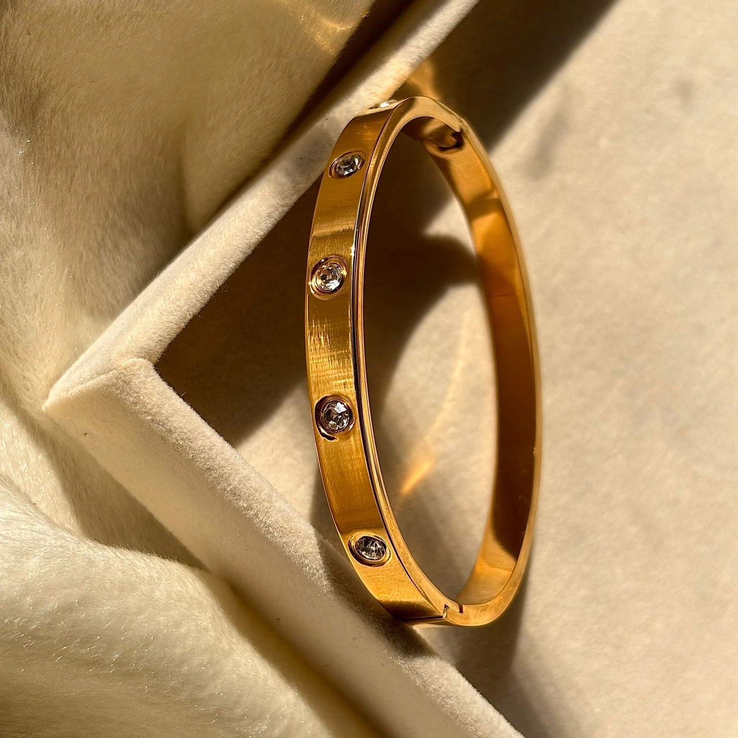 Love Diamond Kada Bracelet Bangle - Gold