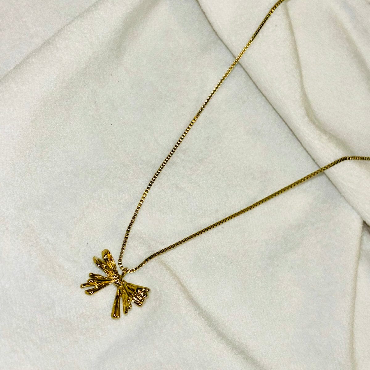 Bow Necklace