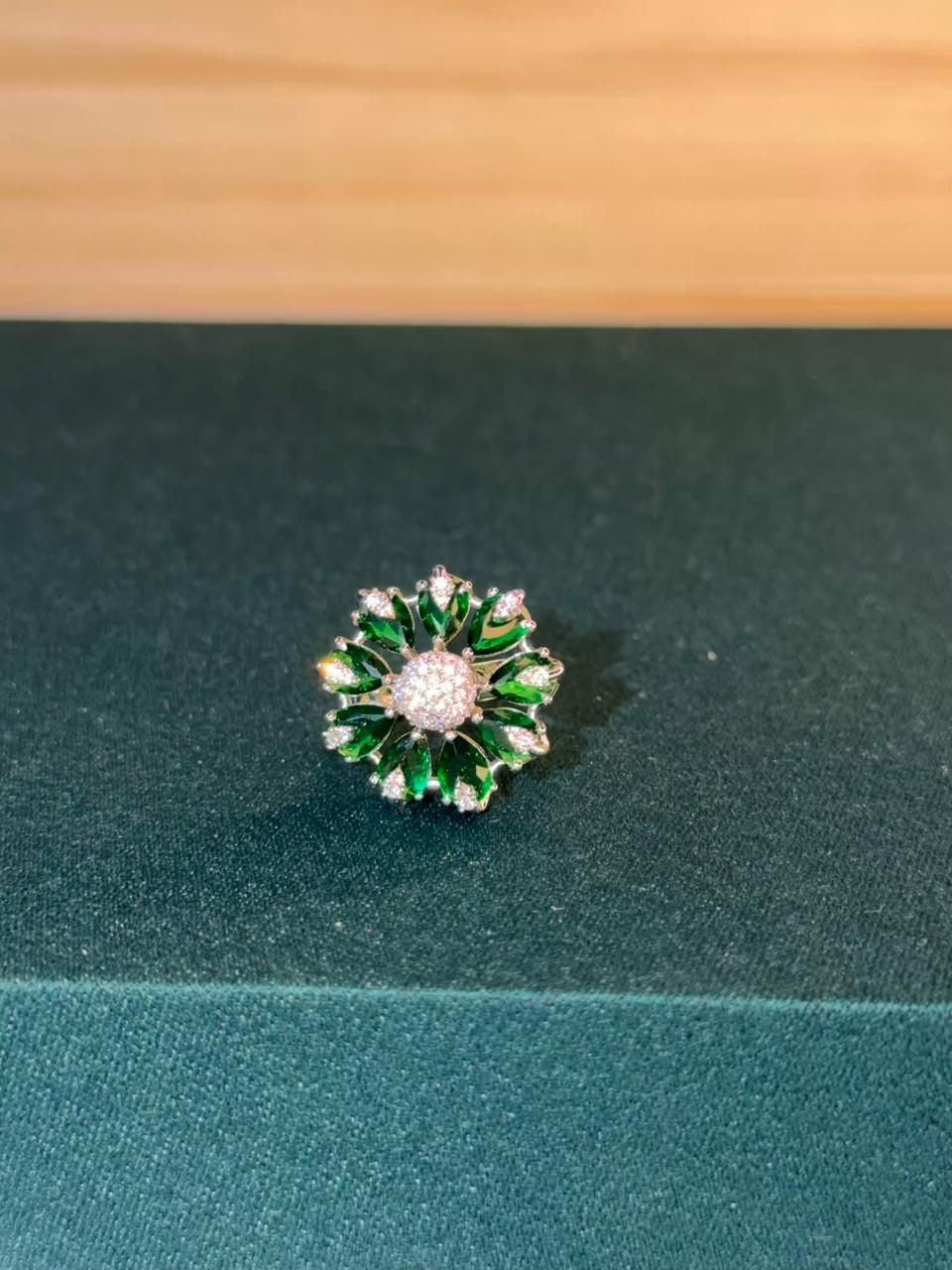 Emerald Green with White Flower Shape Silver Plated Ring Size Adjustable