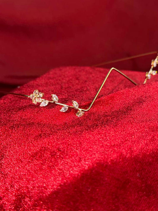 Viral Facelet – Floral Vine Crystal Peak Design ( Gold Plated )