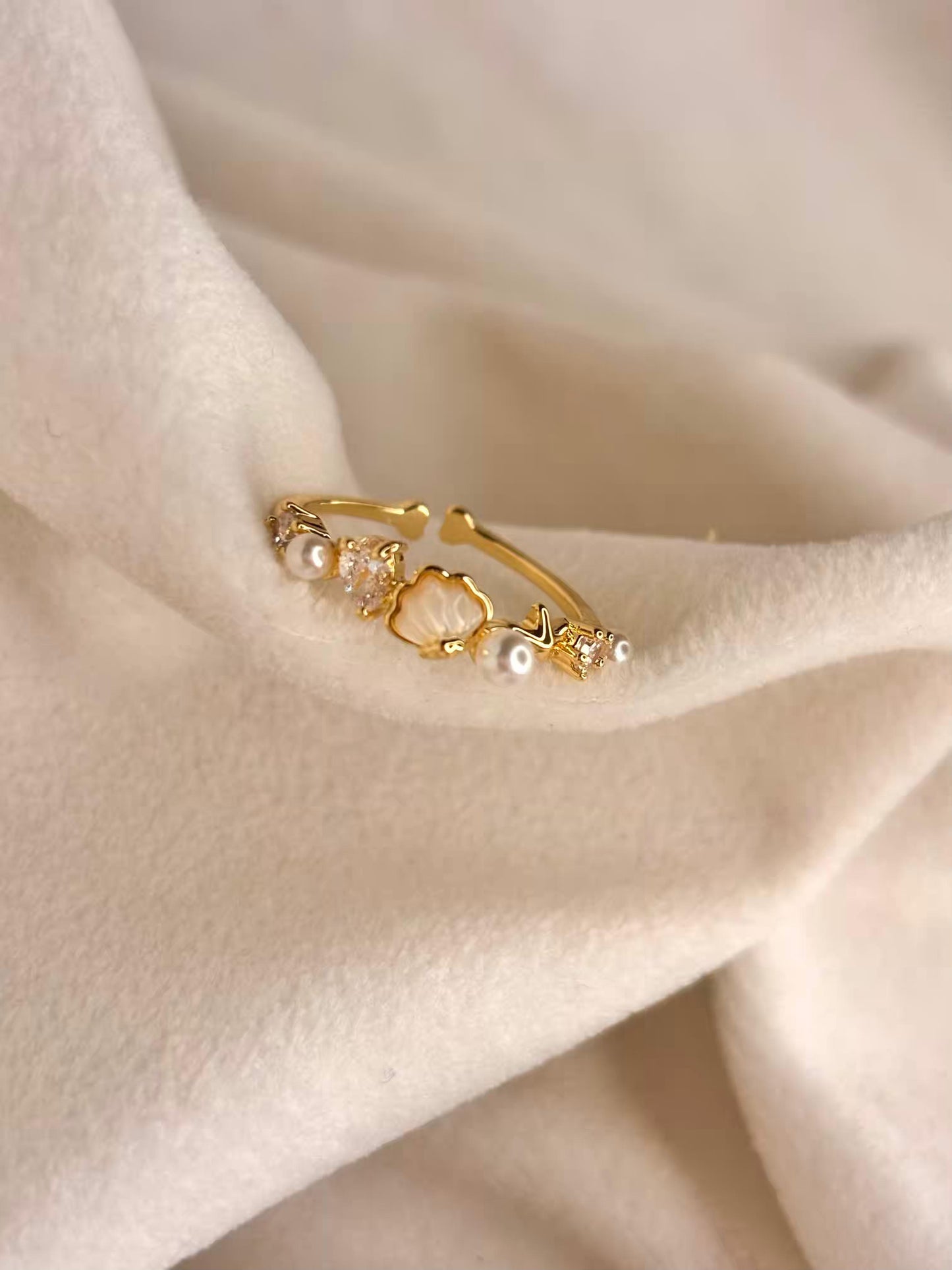 Oyster Center Ring 18K Gold Plated Adjustable Ring