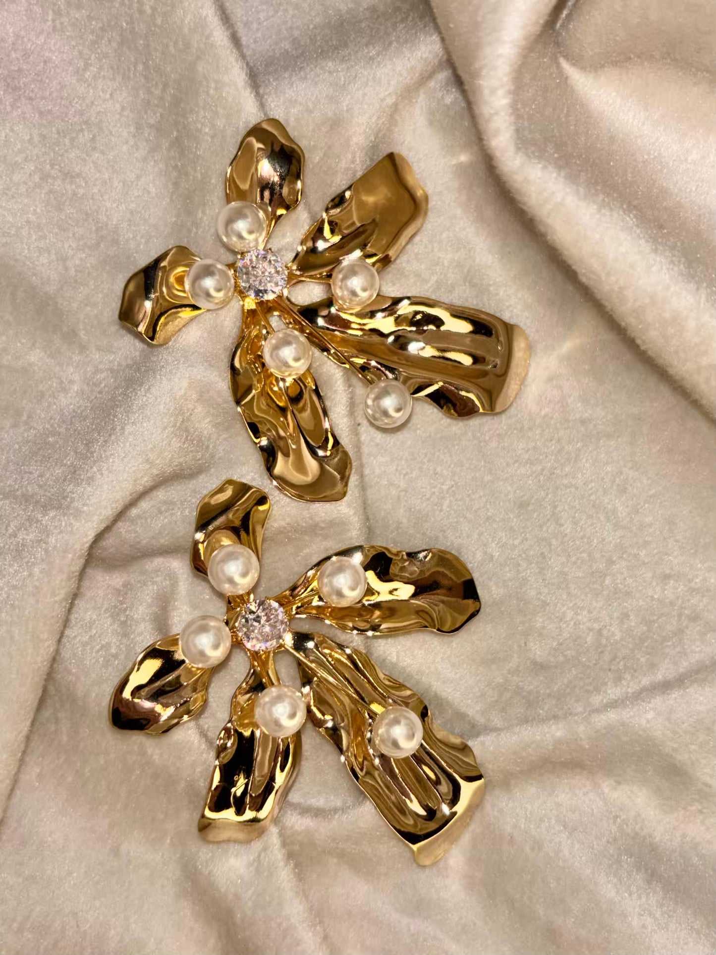 Pearl Accent Gold Earrings 18K Gold Plated Premium Earrings