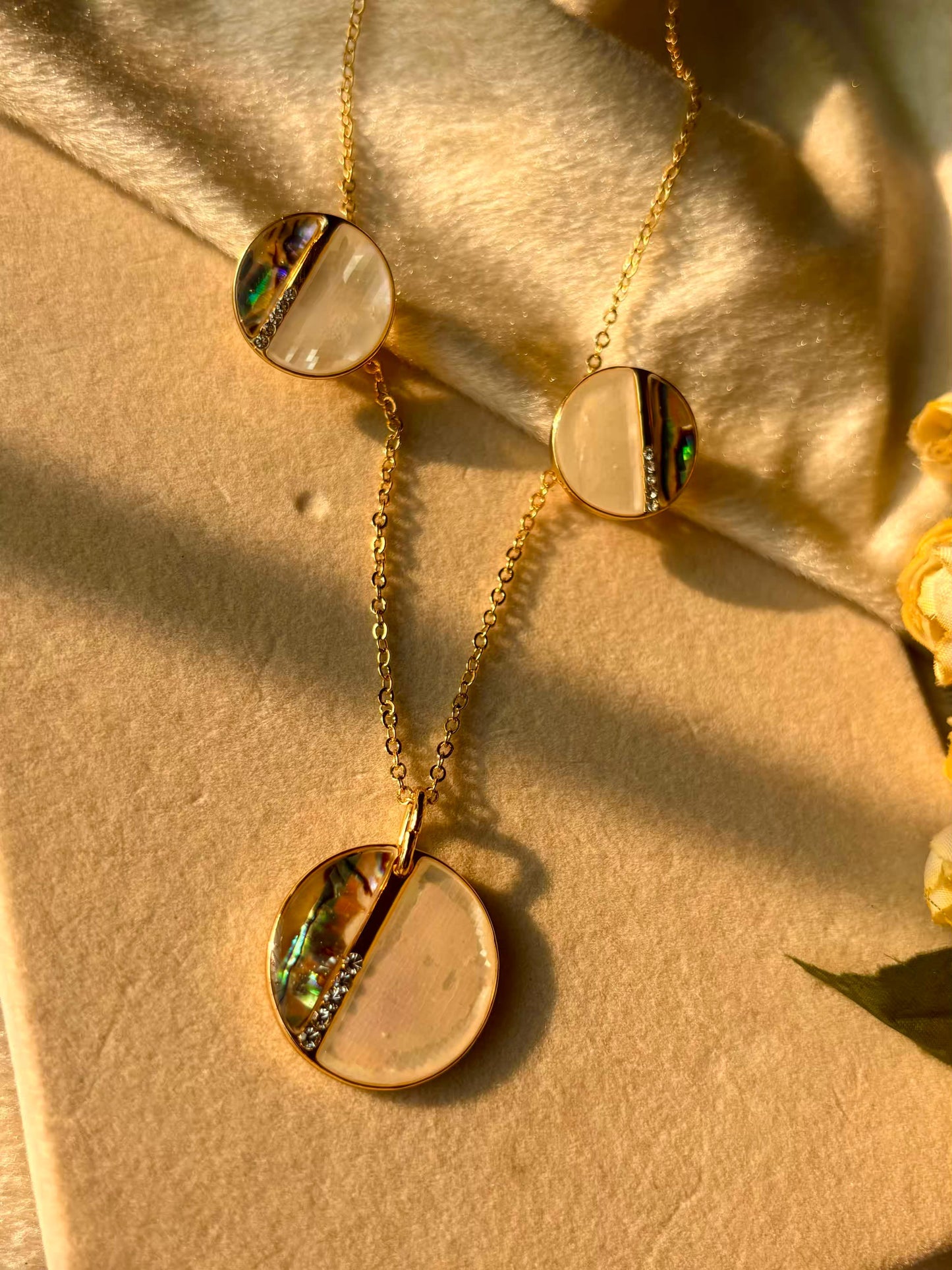 Fluorescent Shine Necklace And Ear Studds 18K Gold Plated Premium Necklace
