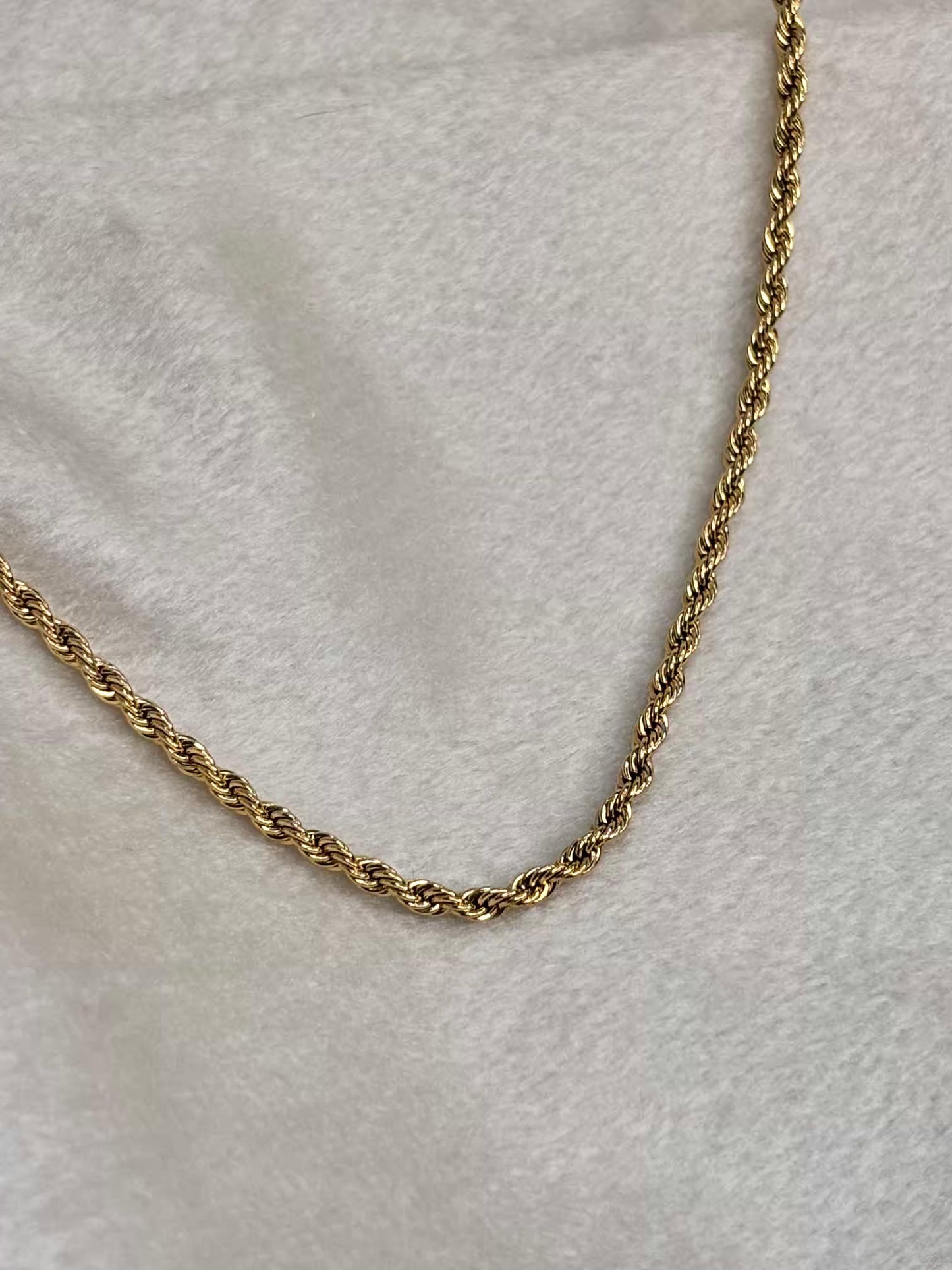 Strainy Minimal Necklace 18K Gold Plated Premium Necklace