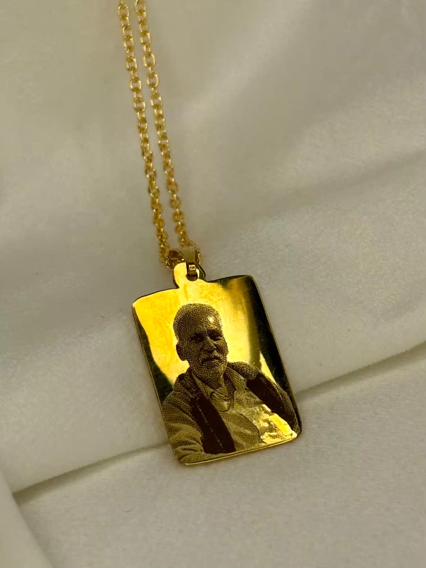 Photo Customised Necklace 18K Gold Plated Premium Necklace (Only Pre-paid)