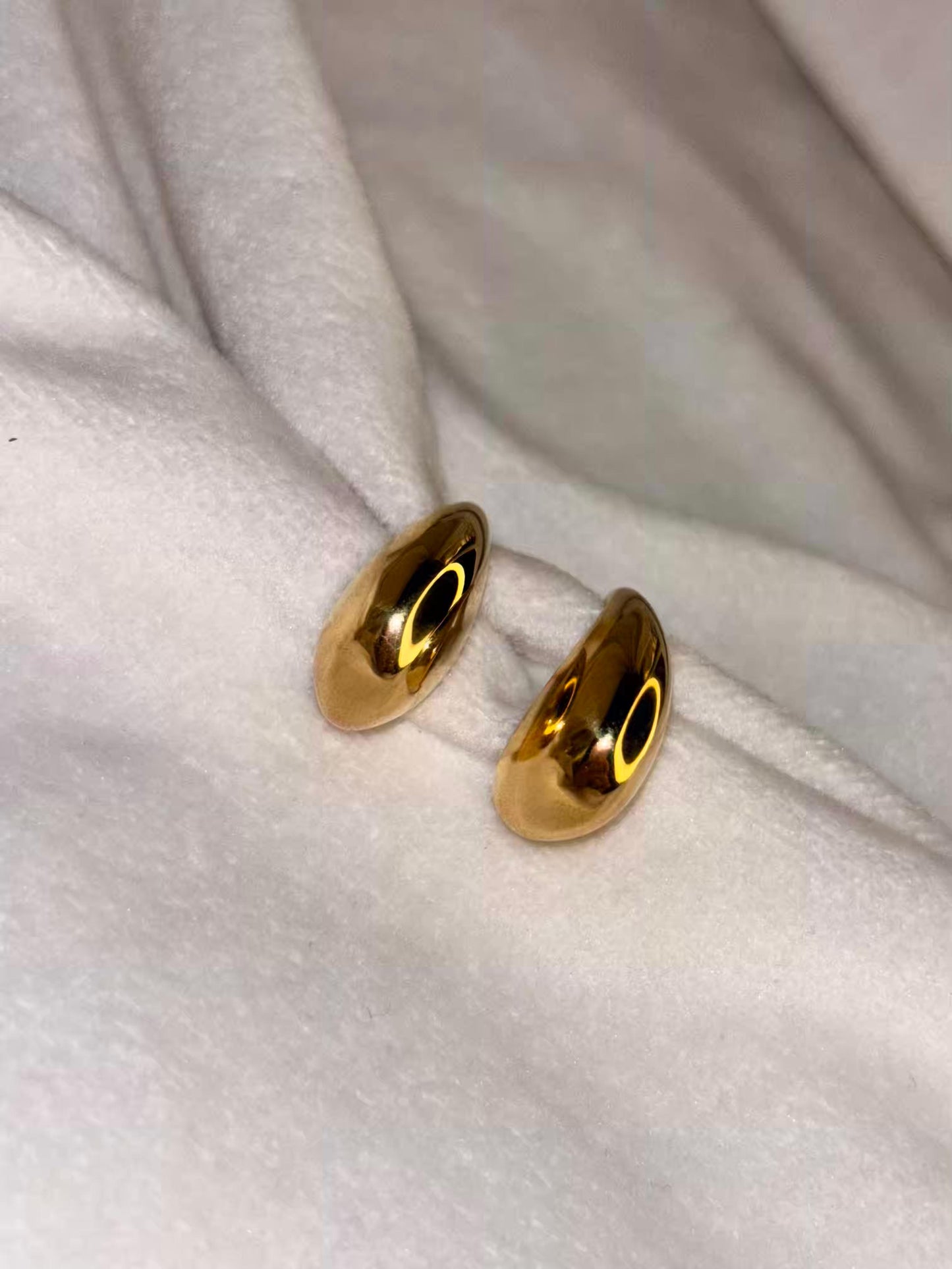 Thick Curve Ear Studds 18K Gold Plated Premium Earrings