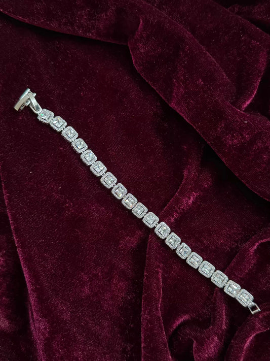Luxe Diamond-Cut Men's Rakhi Bracelet