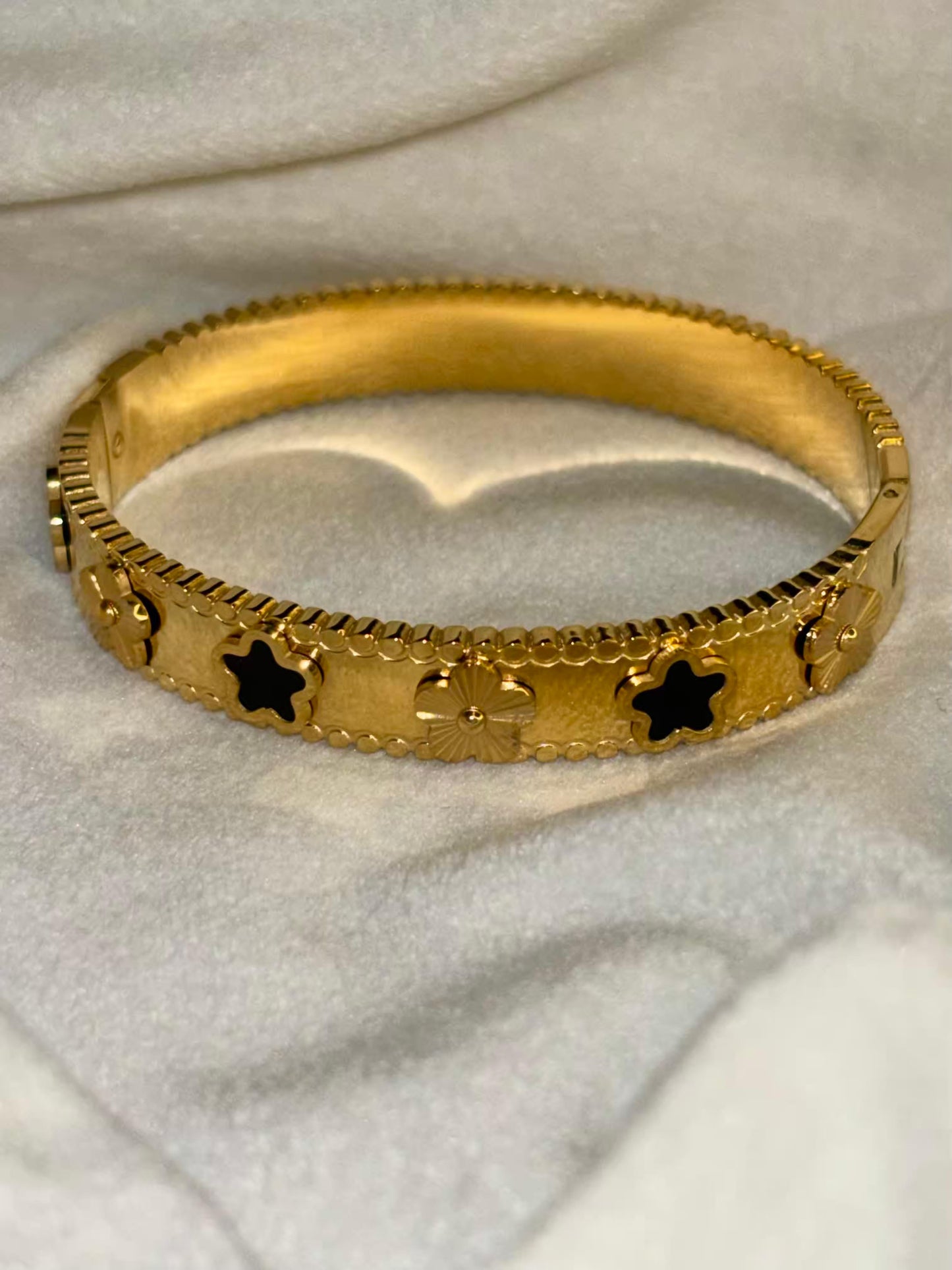 Star Motif Bangle 18K Gold Plated Premium Kada Bangle