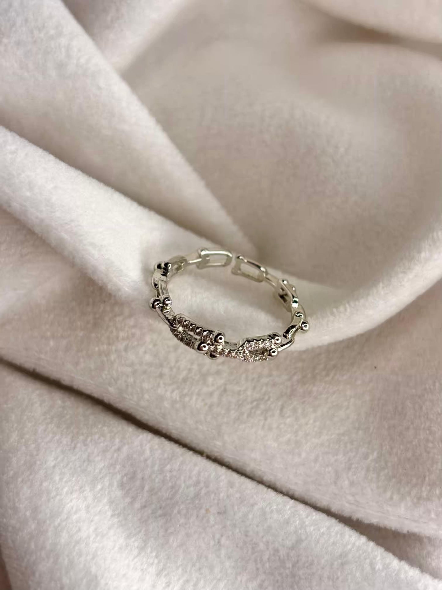 Interlocked Chain Ring (Silver) Adjustable Ring