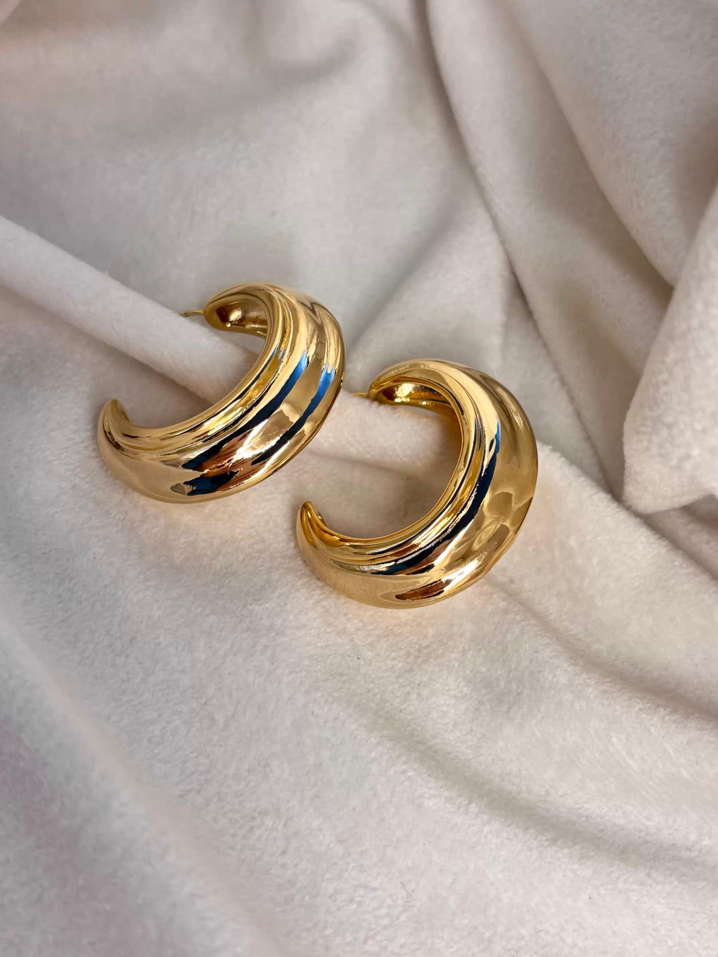 Moon Splice Earring 18K Gold Plated Premium Earrings