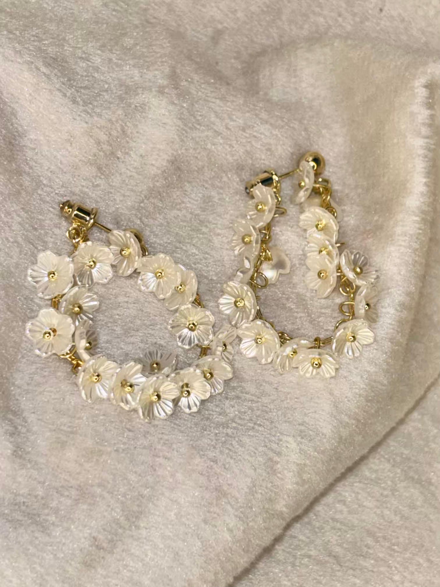 White Flora Wreath Earrings 18K Gold Plated Premium Earrings