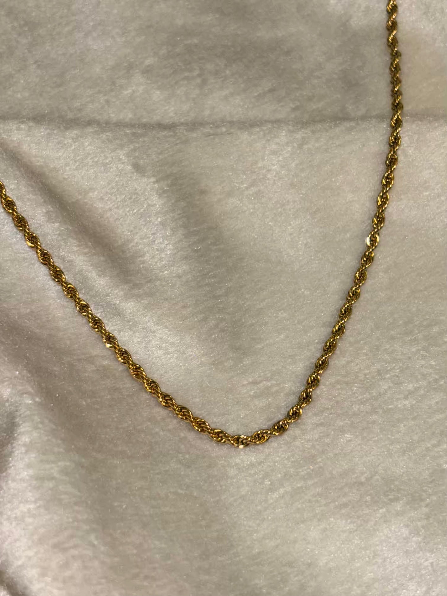 Strainy Minimal Necklace 18K Gold Plated Premium Necklace