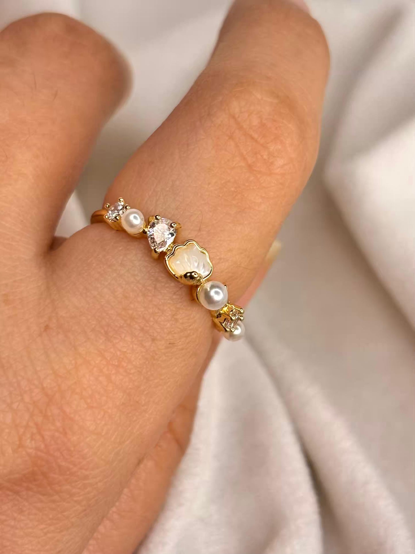 Oyster Center Ring 18K Gold Plated Adjustable Ring