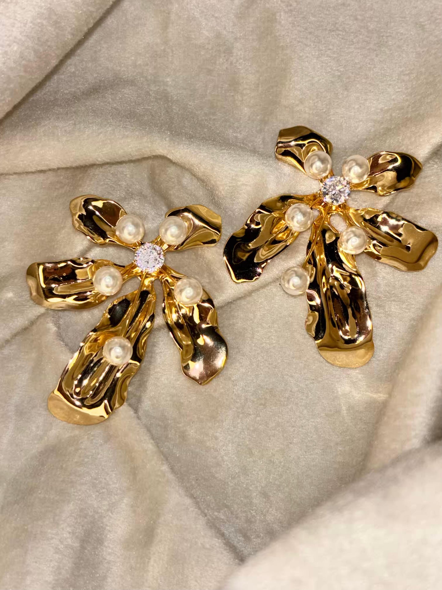 Pearl Accent Gold Earrings 18K Gold Plated Premium Earrings
