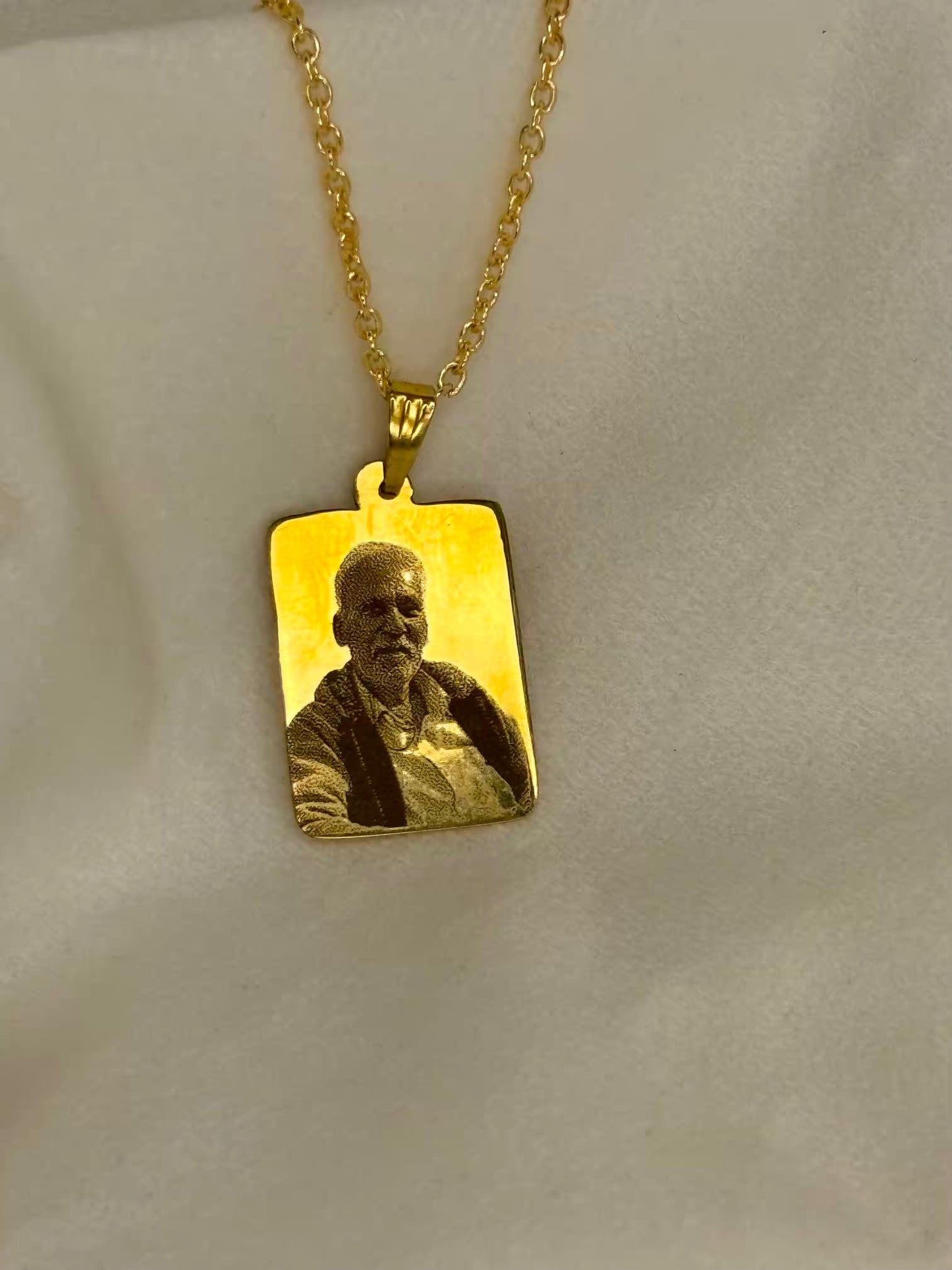 Photo Customised Necklace 18K Gold Plated Premium Necklace (Only Pre-paid)