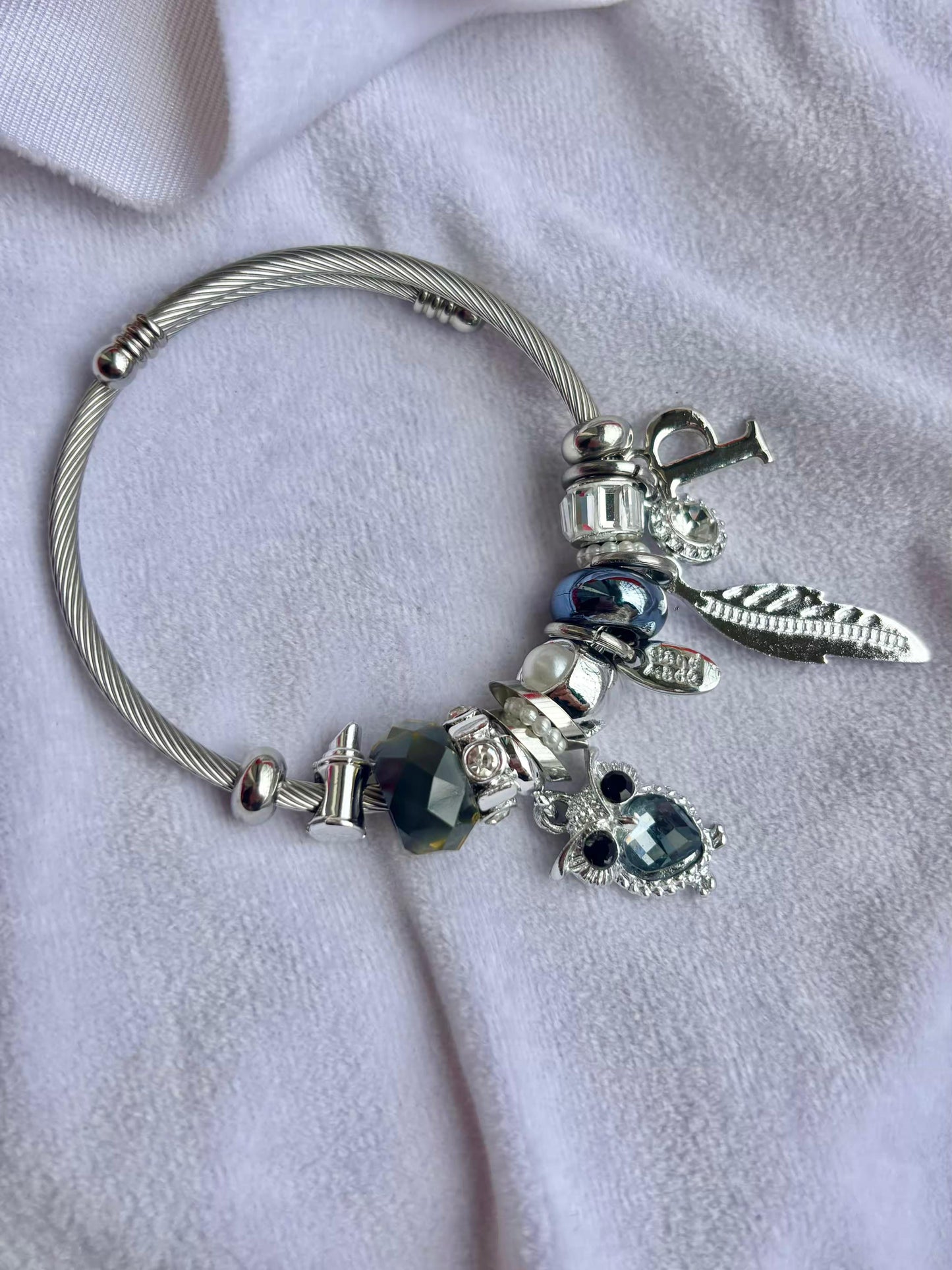 Pandora Charms Silver Feather Bracelet With Customised Initial ( Silver )